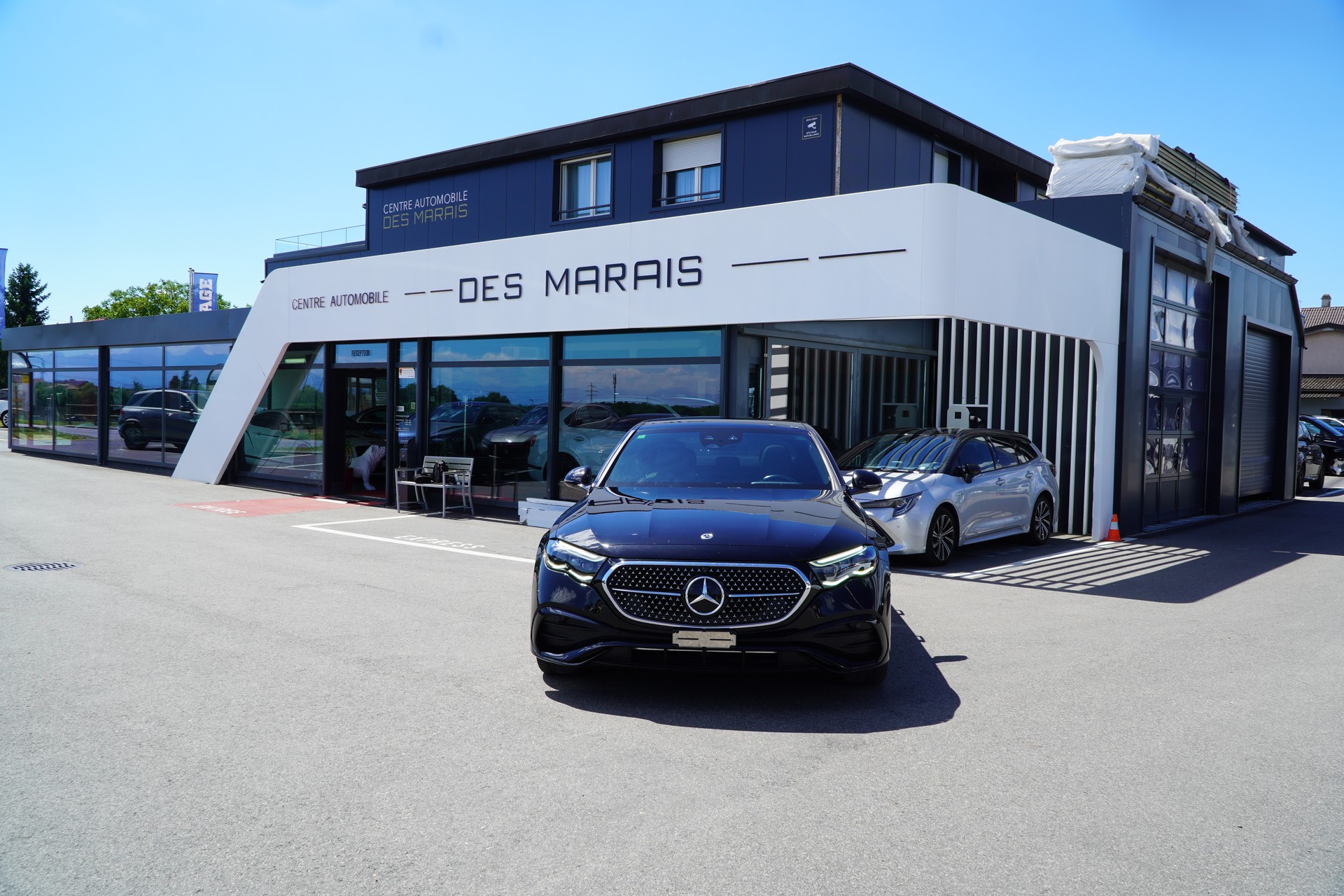 MERCEDES-BENZ E 400 e 4Matic 9G-Tronic-showroom-element-1