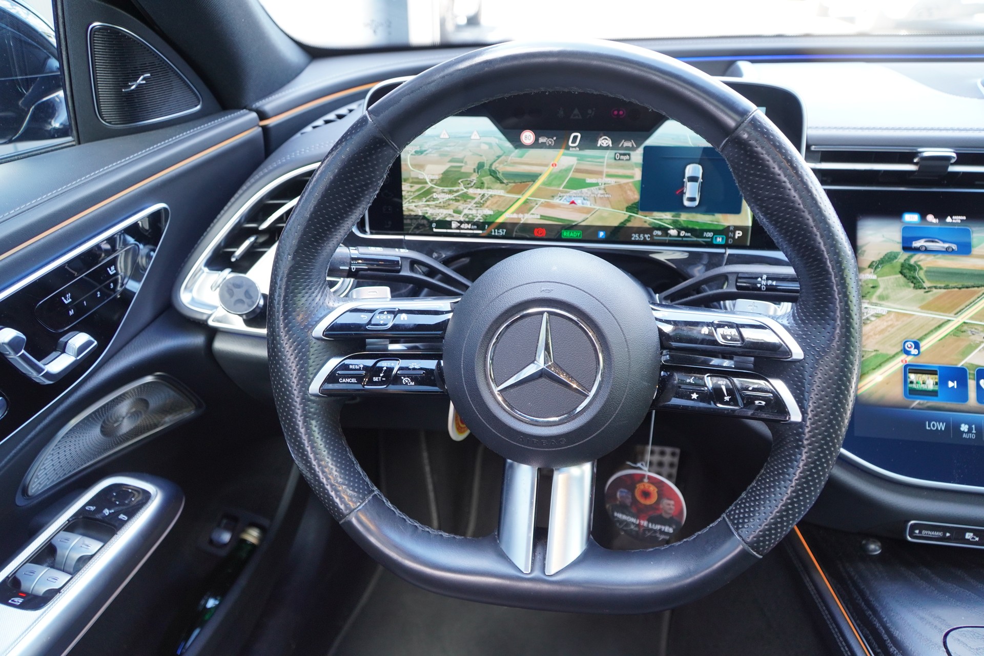 MERCEDES-BENZ E 400 e 4Matic 9G-Tronic-image-15
