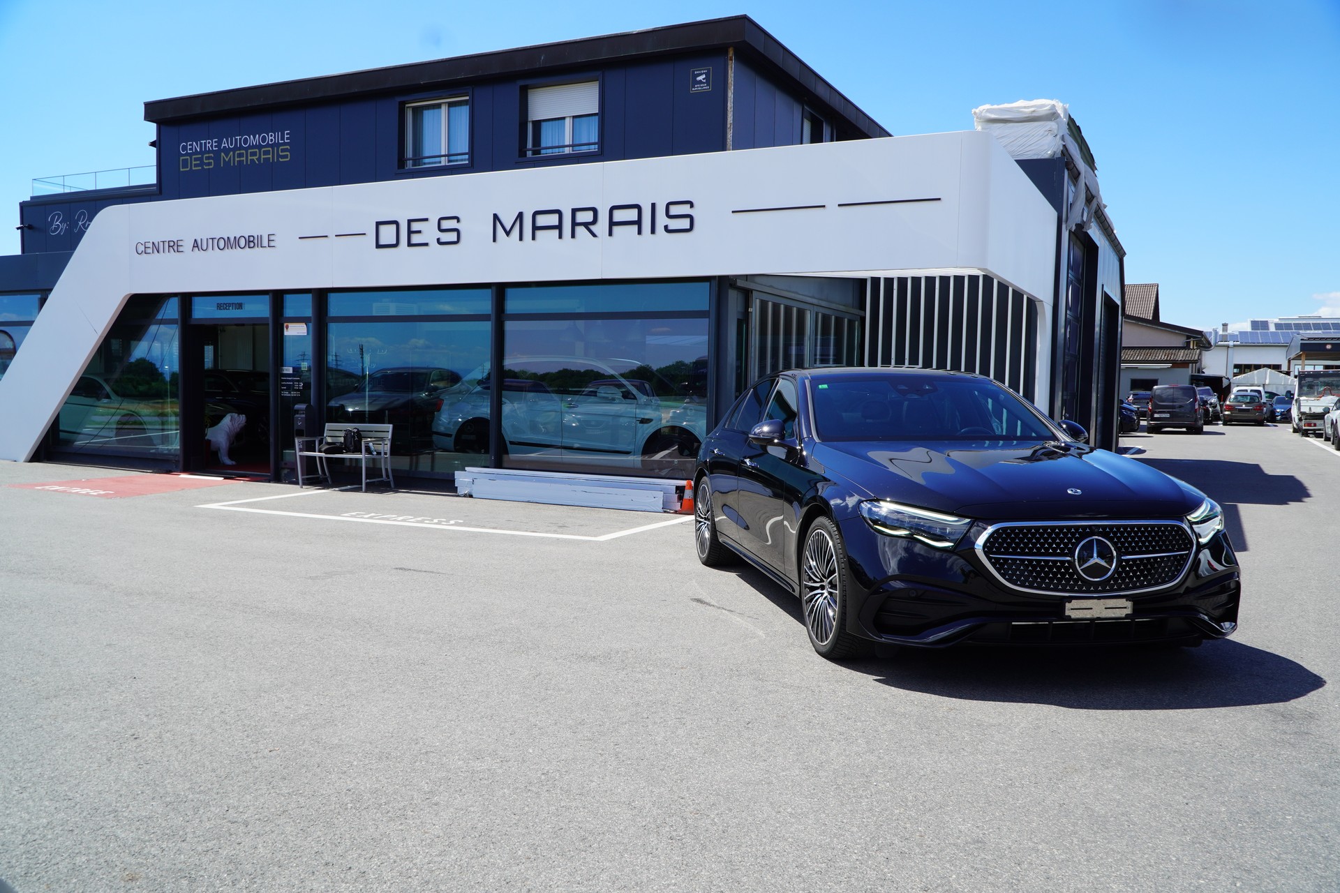 MERCEDES-BENZ E 400 e 4Matic 9G-Tronic-showroom-element-2