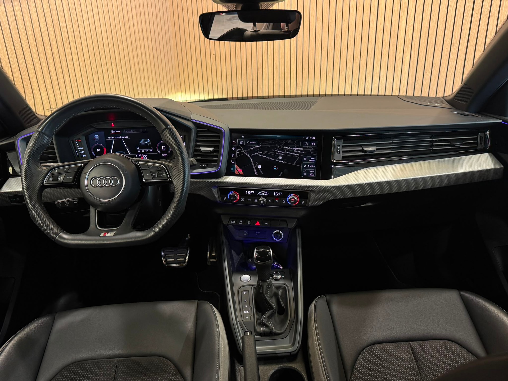 AUDI A1 Sportback 35 TFSI S Line S-tronic-image-8
