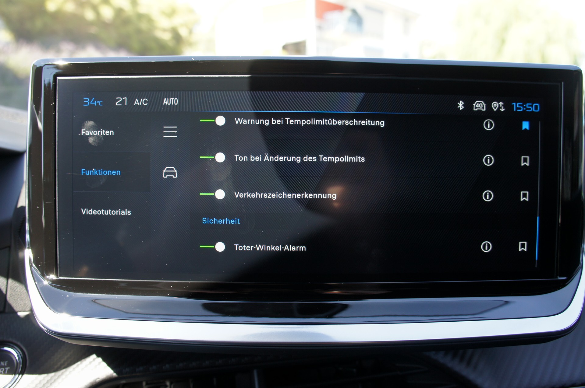PEUGEOT 2008 1.2 Hybrid 145 MHEV GT-image-21