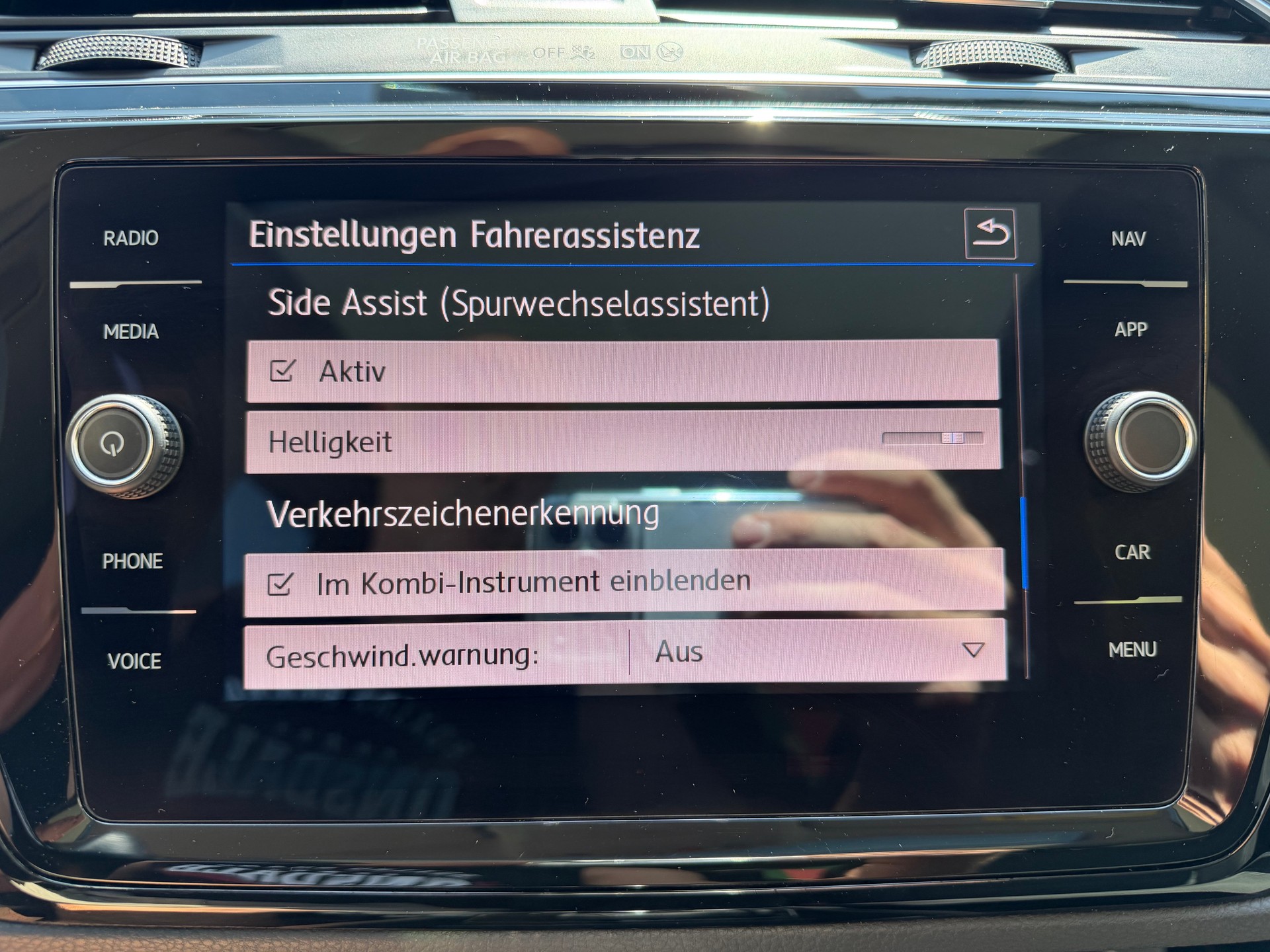 VW Touran 2.0 TDI BlueMotion Technology Highline DSG-image-13