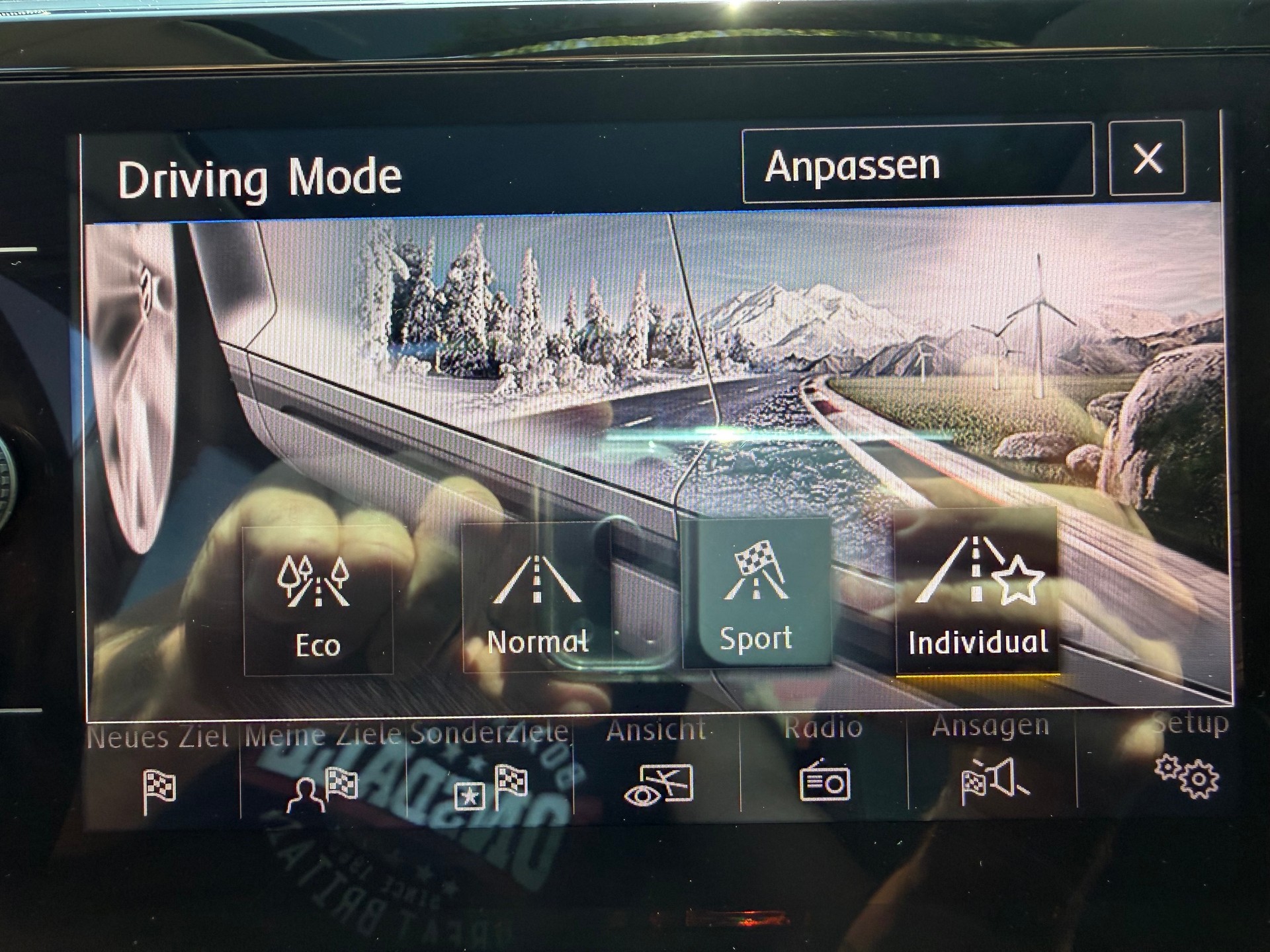 VW Touran 2.0 TDI BlueMotion Technology Highline DSG-image-8