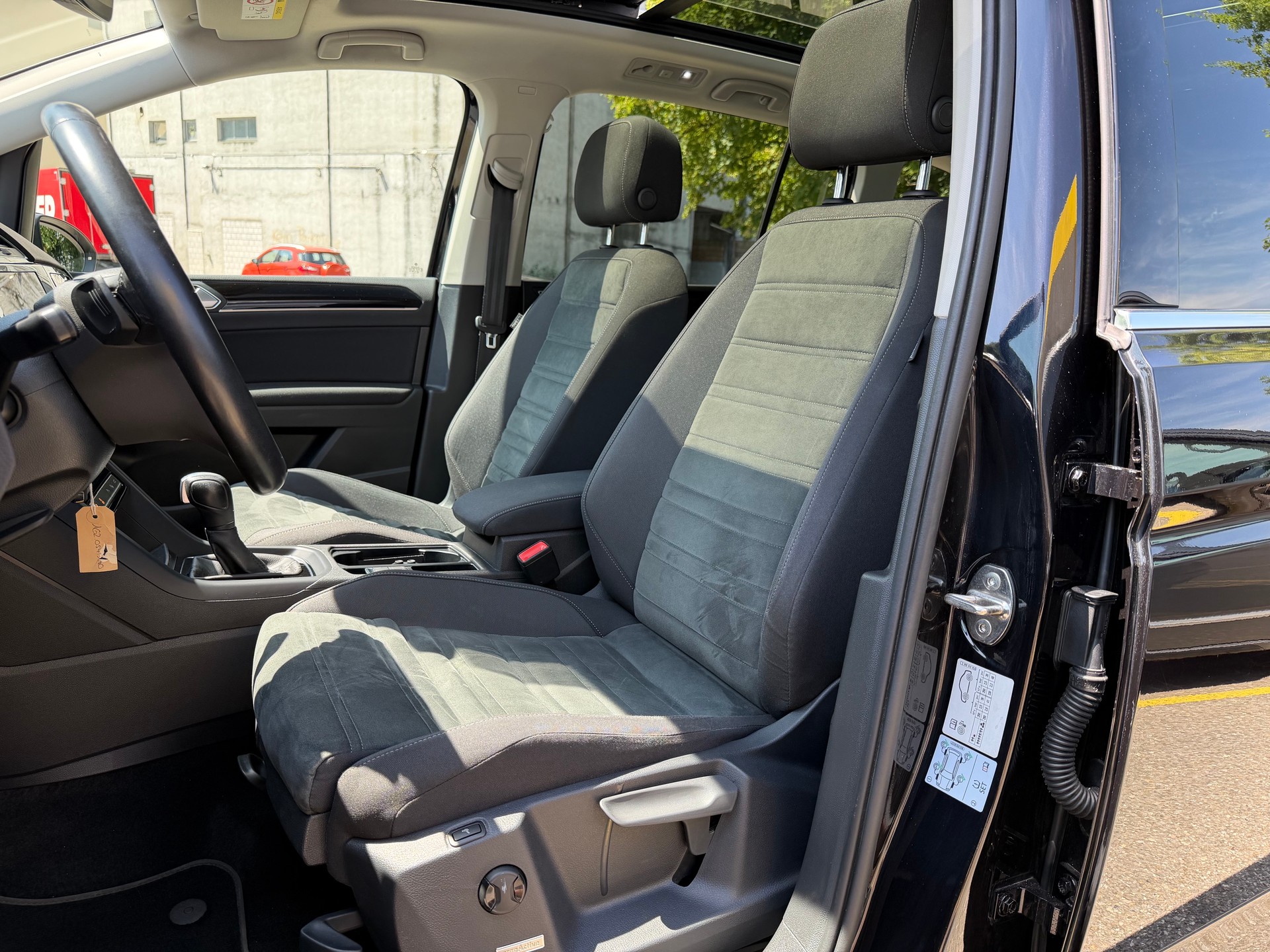 VW Touran 2.0 TDI BlueMotion Technology Highline DSG-image-4