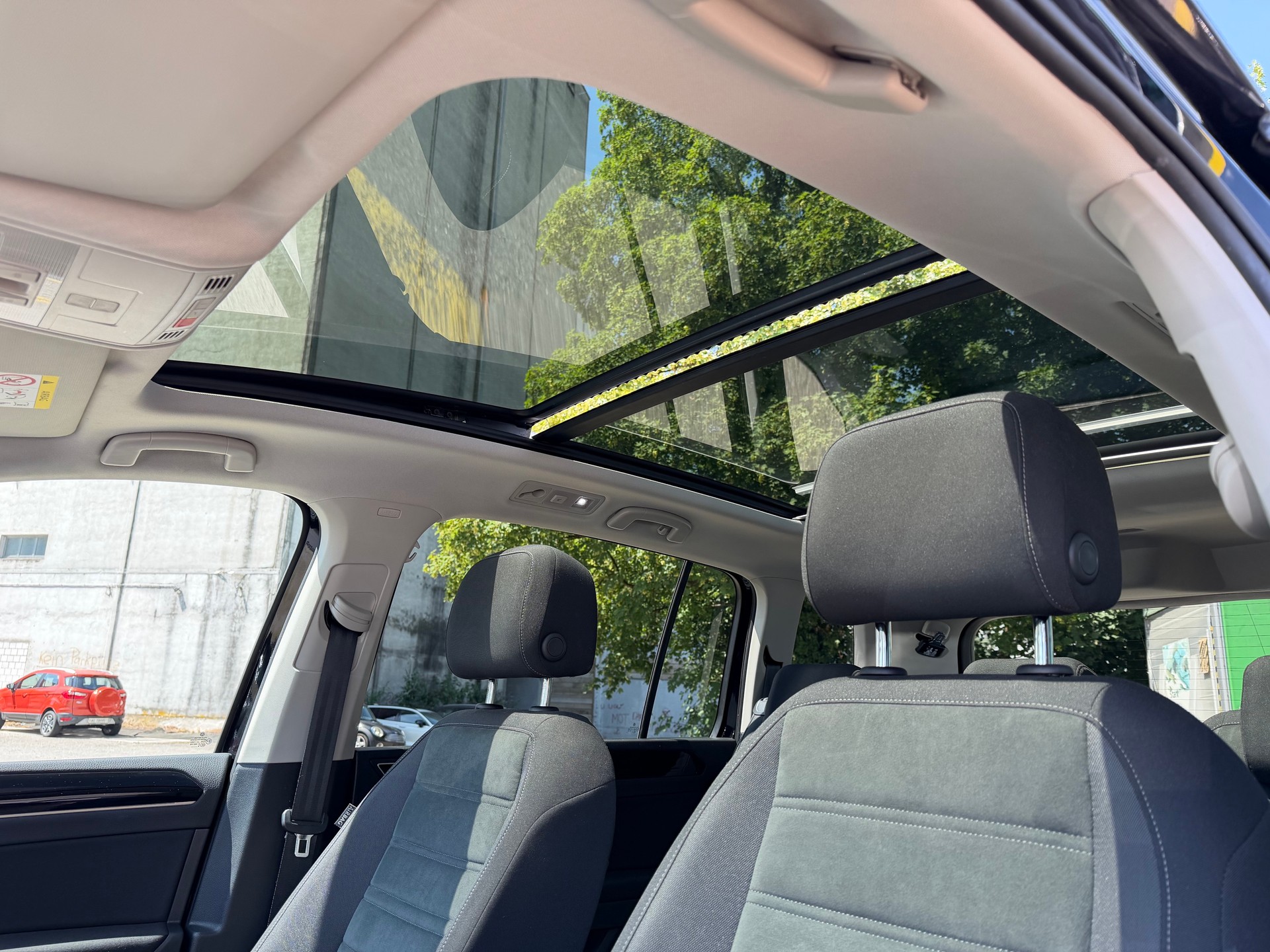 VW Touran 2.0 TDI BlueMotion Technology Highline DSG-image-5