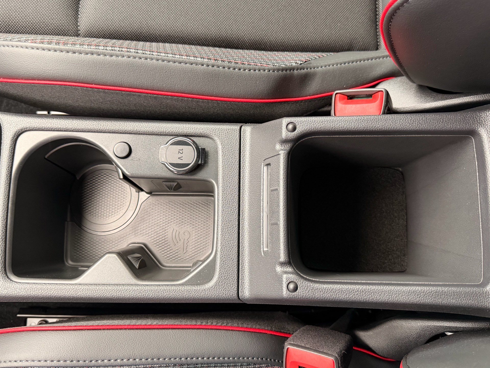 VW Golf GTI 2.0 TSI DSG 325 PS EDITION 50 *** AKRAPOVIC & 5 JAHRE VW WERKSGARANTIE ***-image-25