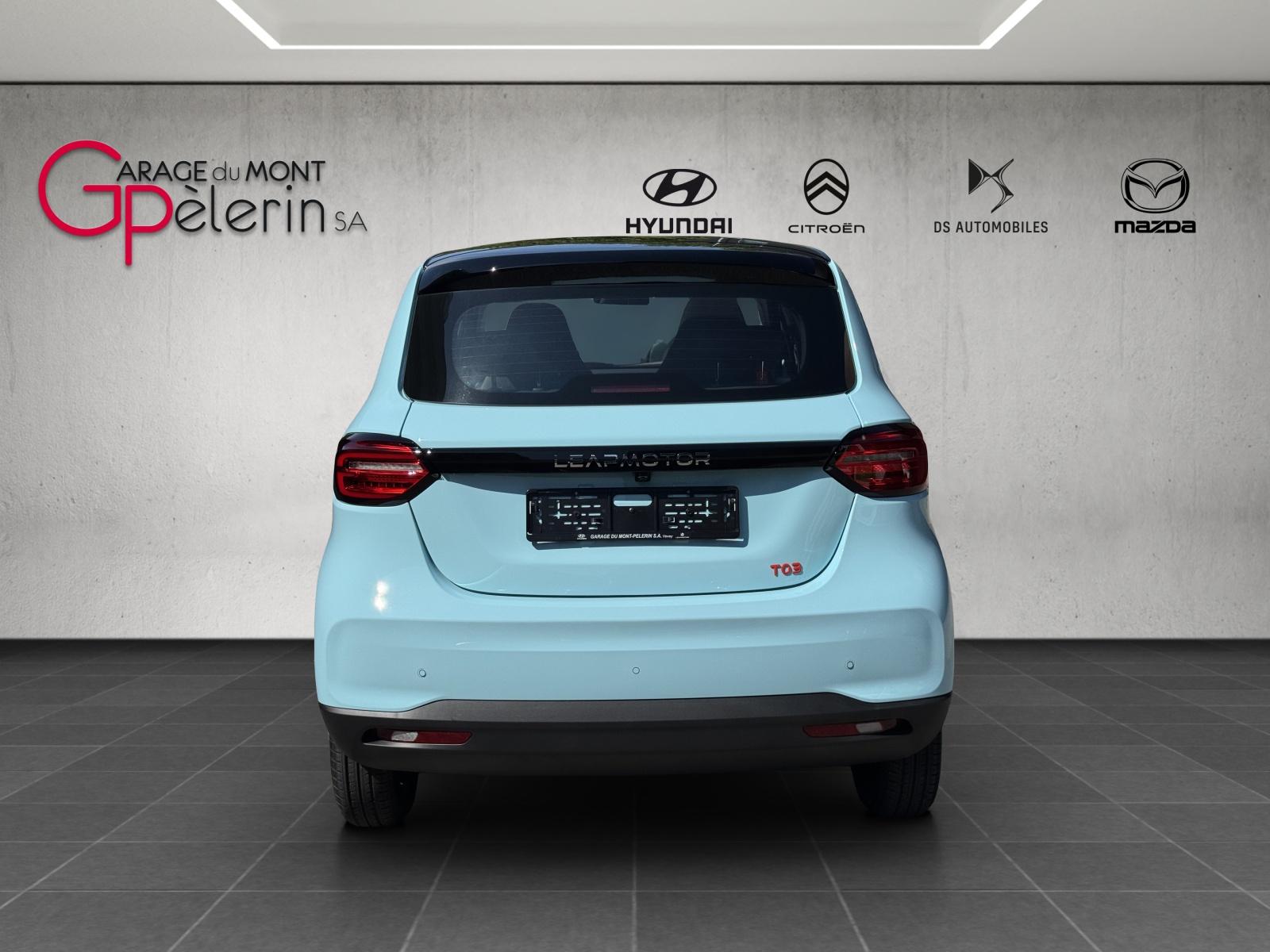 LEAPMOTOR T03 Electric-showroom-element-2