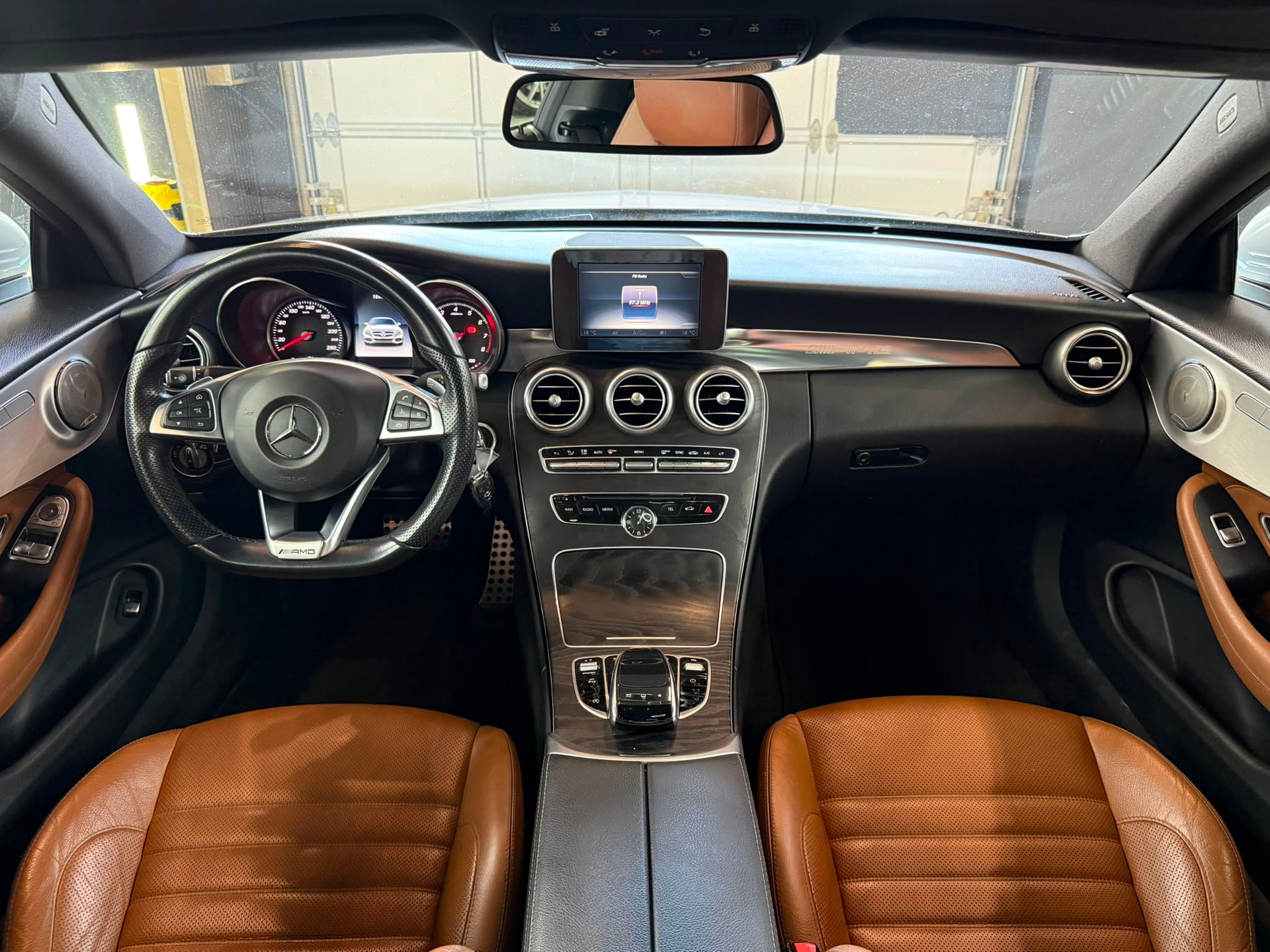 MERCEDES-BENZ C 250 AMG Line Coupé 7G-tronic-image-12