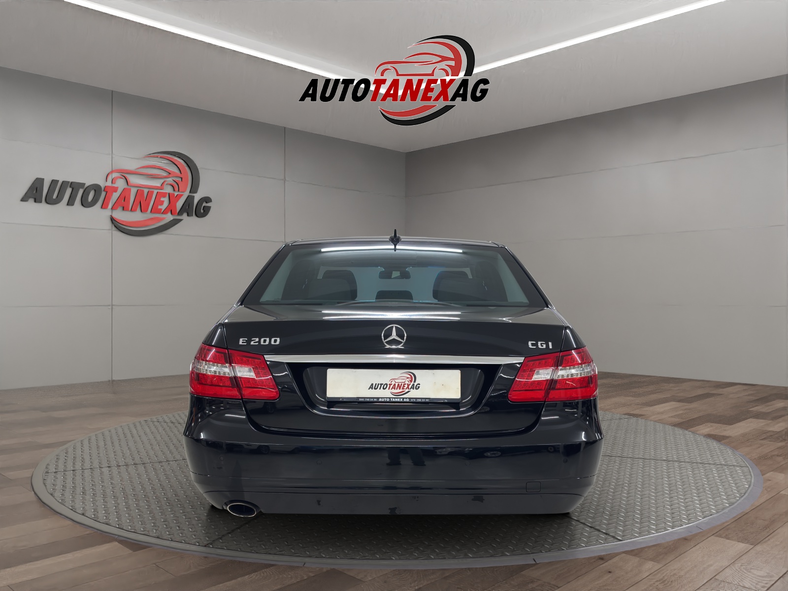 MERCEDES-BENZ E 200 CGI BlueEfficiency Elégance Automatic-image-4