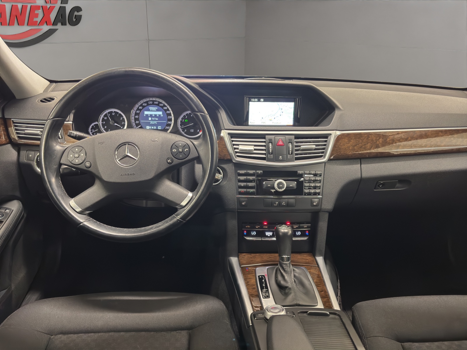 MERCEDES-BENZ E 200 CGI BlueEfficiency Elégance Automatic-image-13