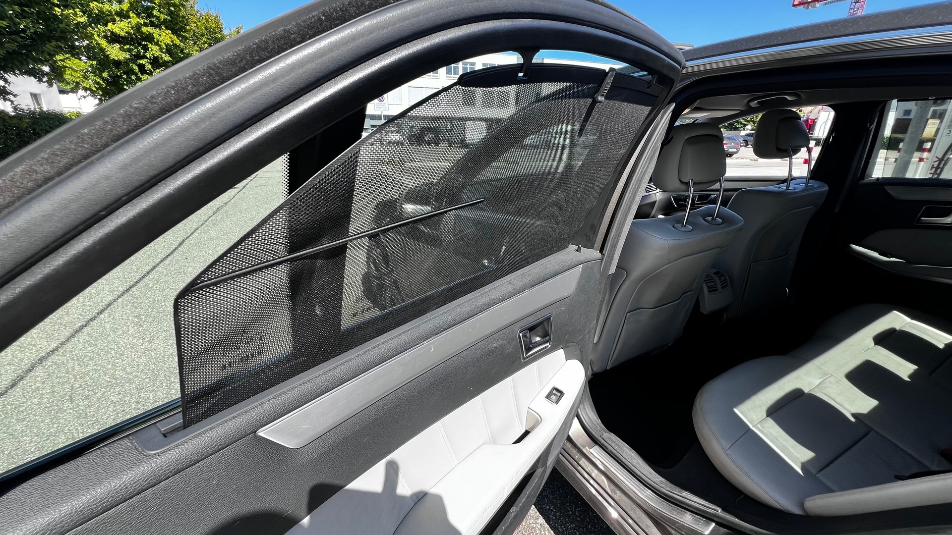 MERCEDES-BENZ E 350 CDI BlueEff. Avantgarde 4Matic 7G-Tronic-image-12