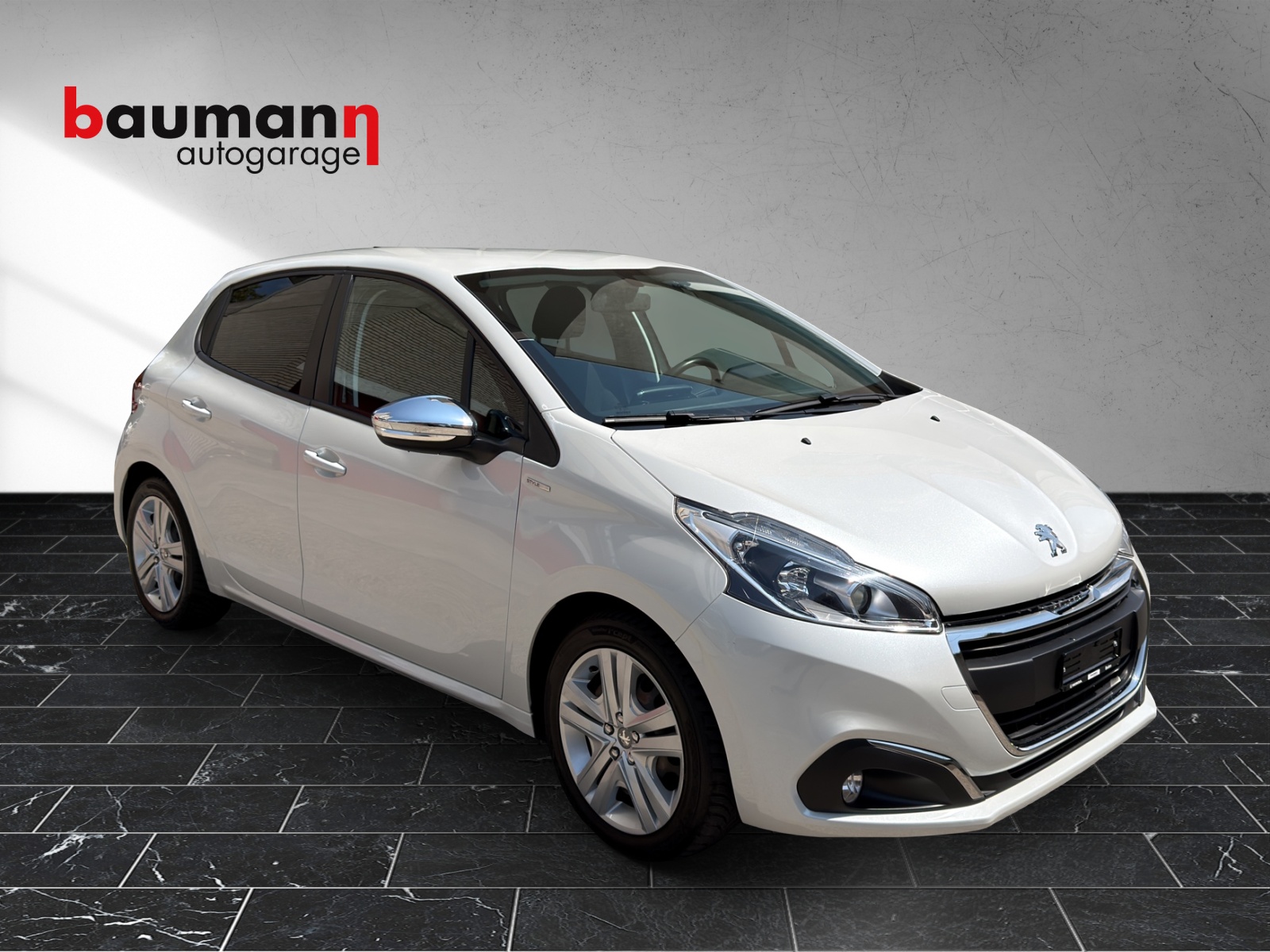 PEUGEOT 208 1.2 PureTech Style-showroom-element-1