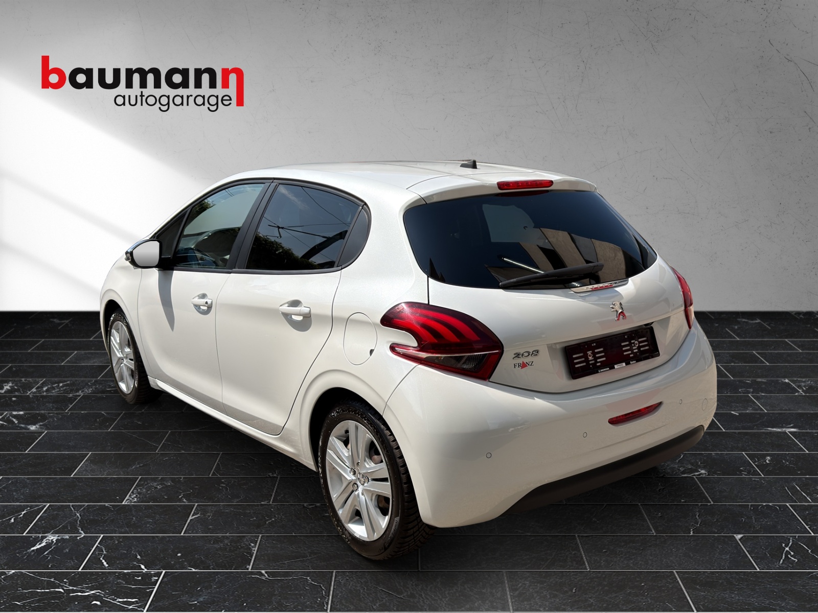 PEUGEOT 208 1.2 PureTech Style-showroom-element-3