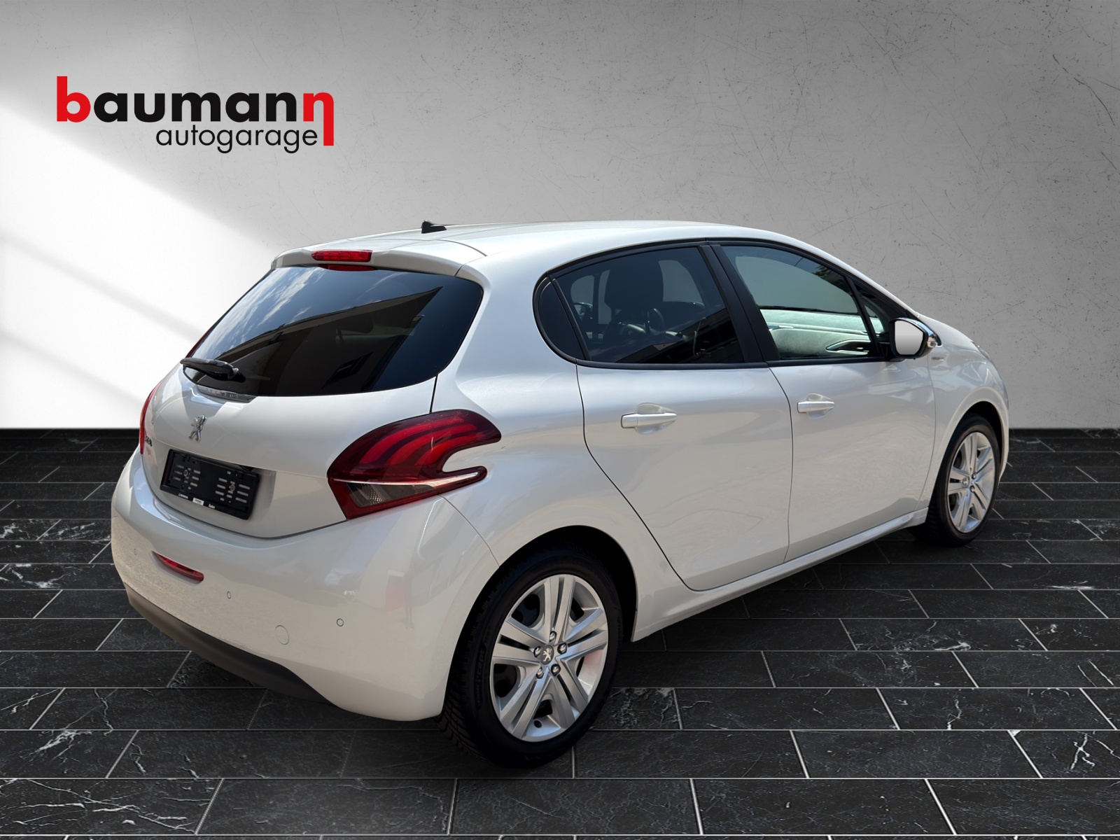 PEUGEOT 208 1.2 PureTech Style-showroom-element-2
