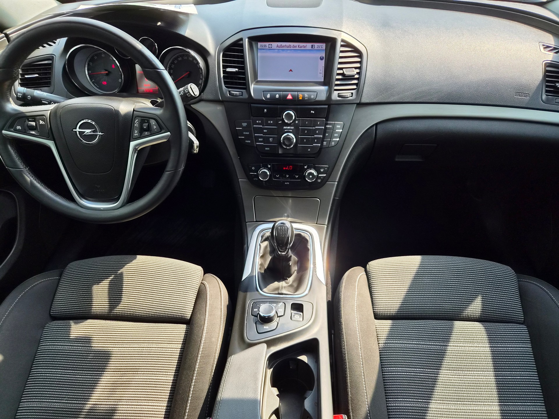 OPEL Insignia Sports Tourer 1.6 Turbo Edition-image-12
