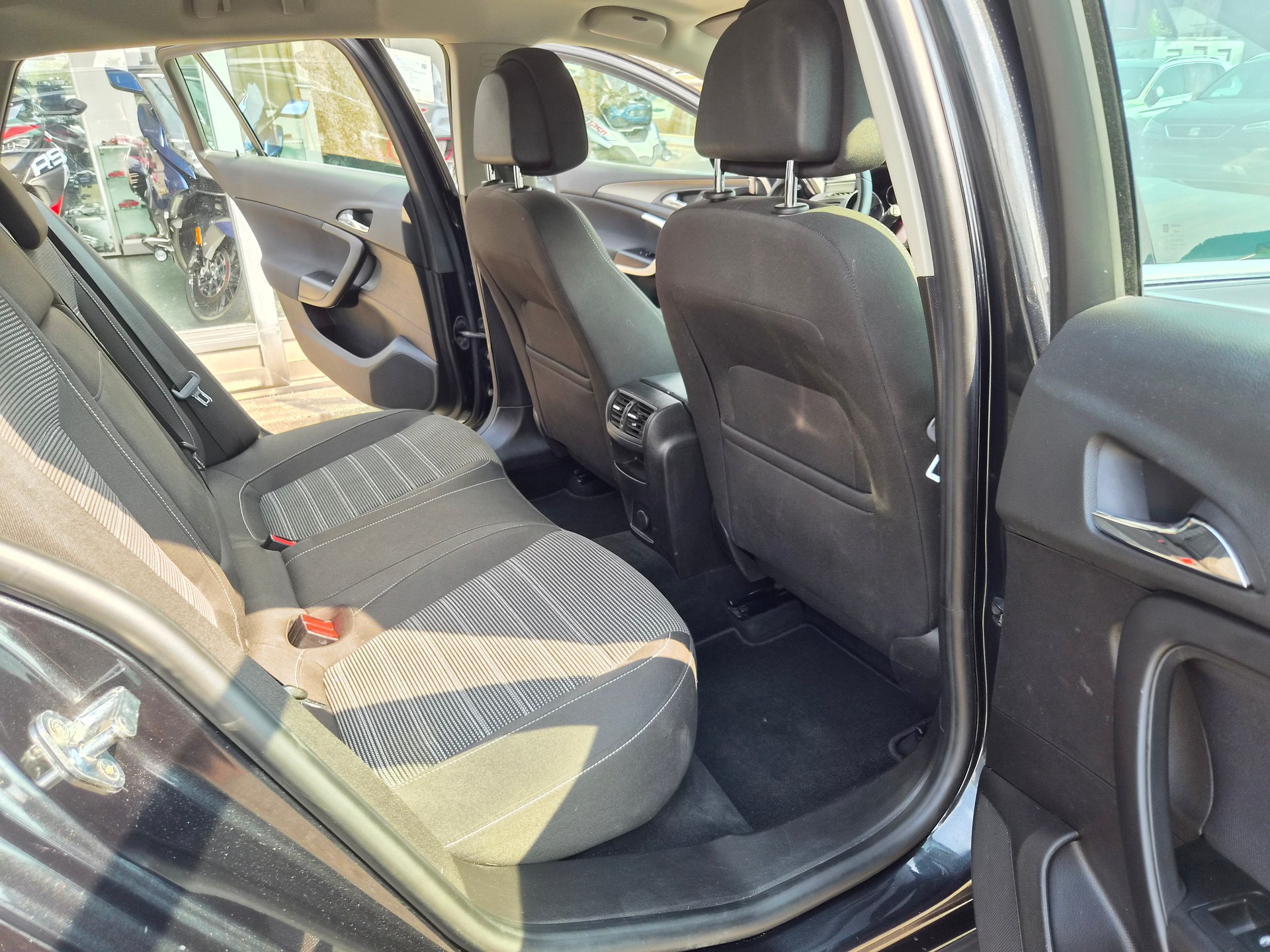 OPEL Insignia Sports Tourer 1.6 Turbo Edition-image-10