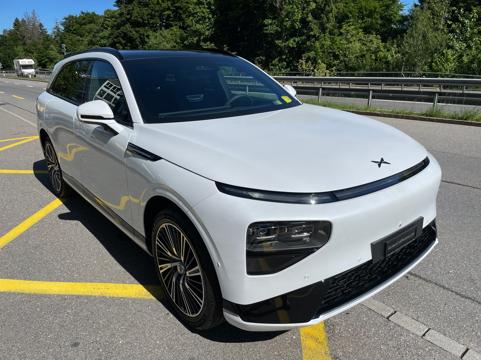 XPENG G9 93kWh Performance AWD mit AHK und Premium Paket-showroom-element-2