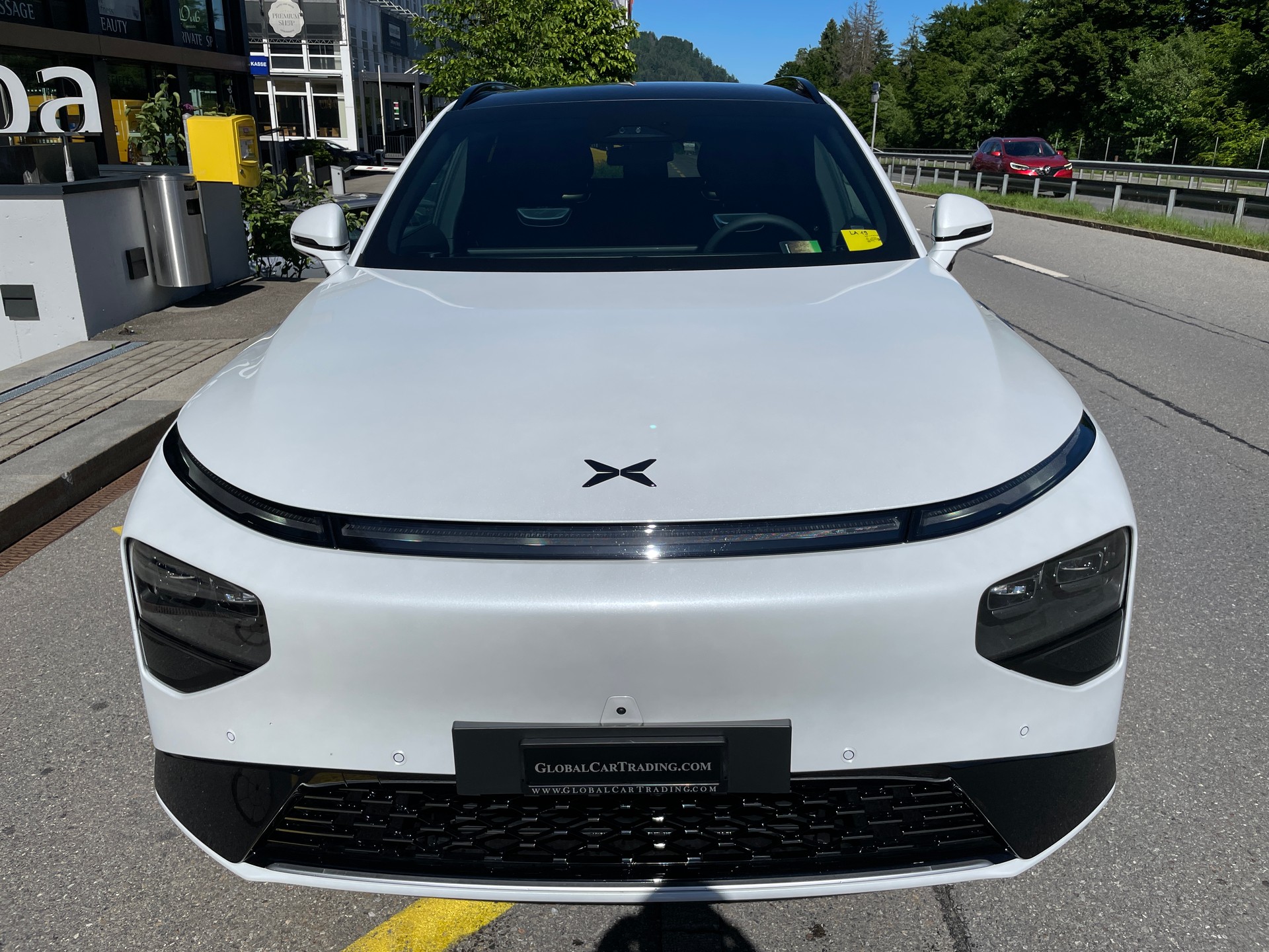 XPENG G9 93kWh Performance AWD mit AHK und Premium Paket-showroom-element-1