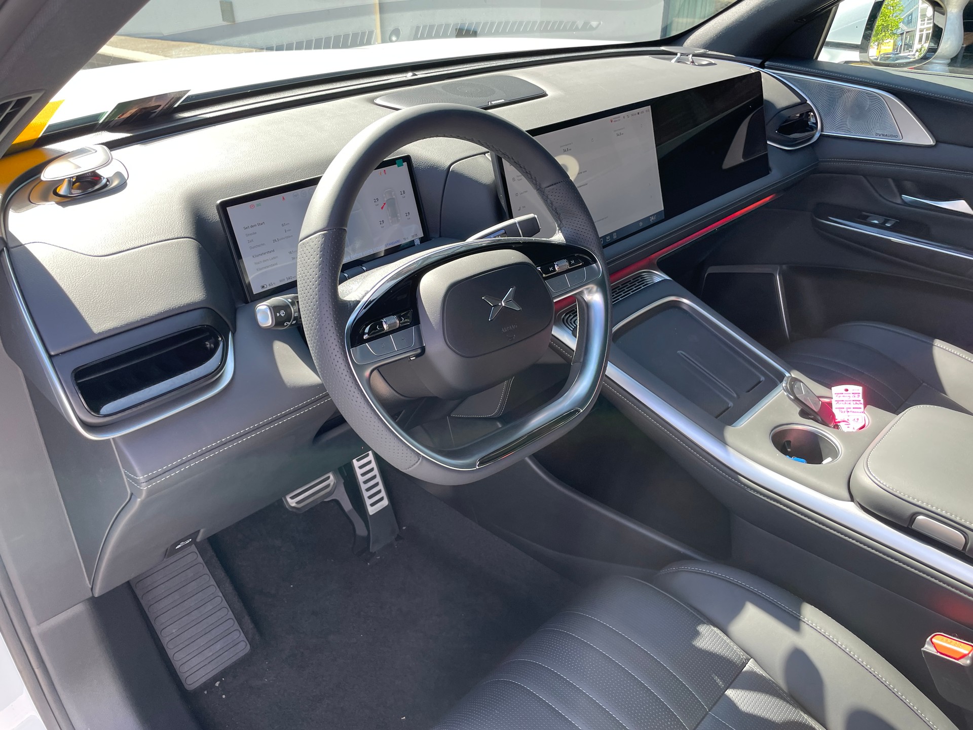 XPENG G9 93kWh Performance AWD mit AHK und Premium Paket-image-12