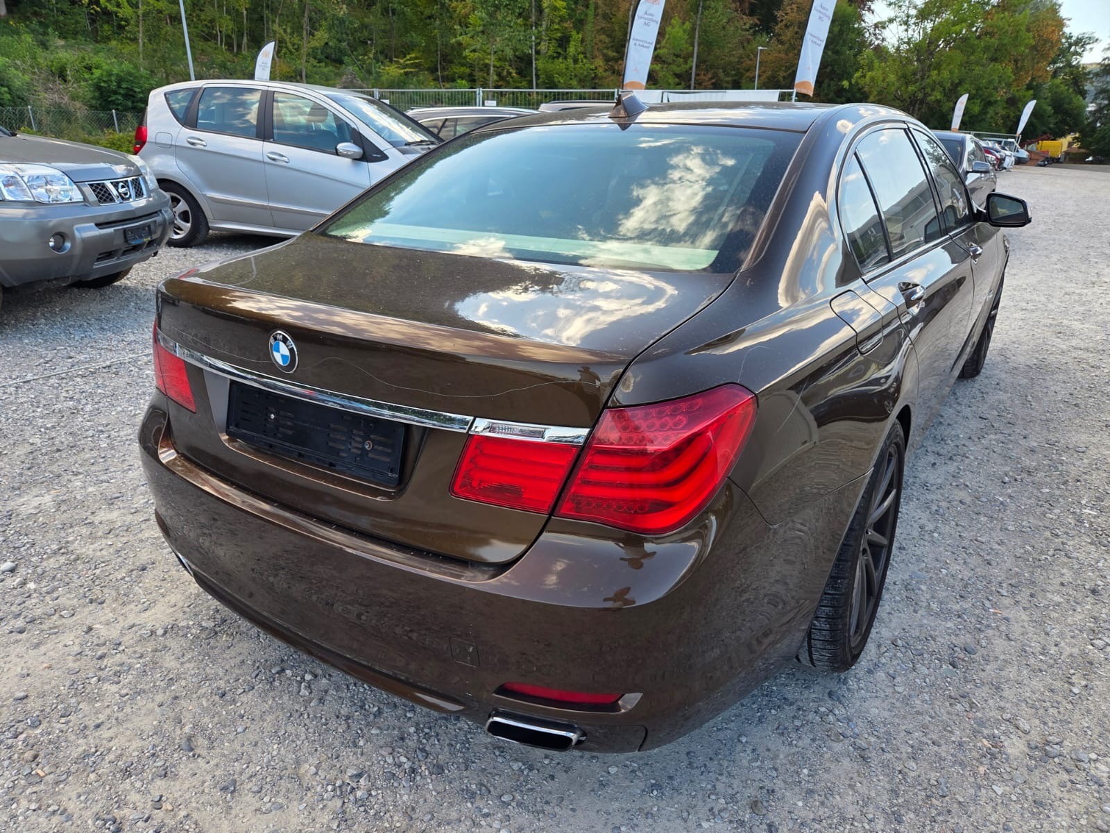BMW 750Li-image-5