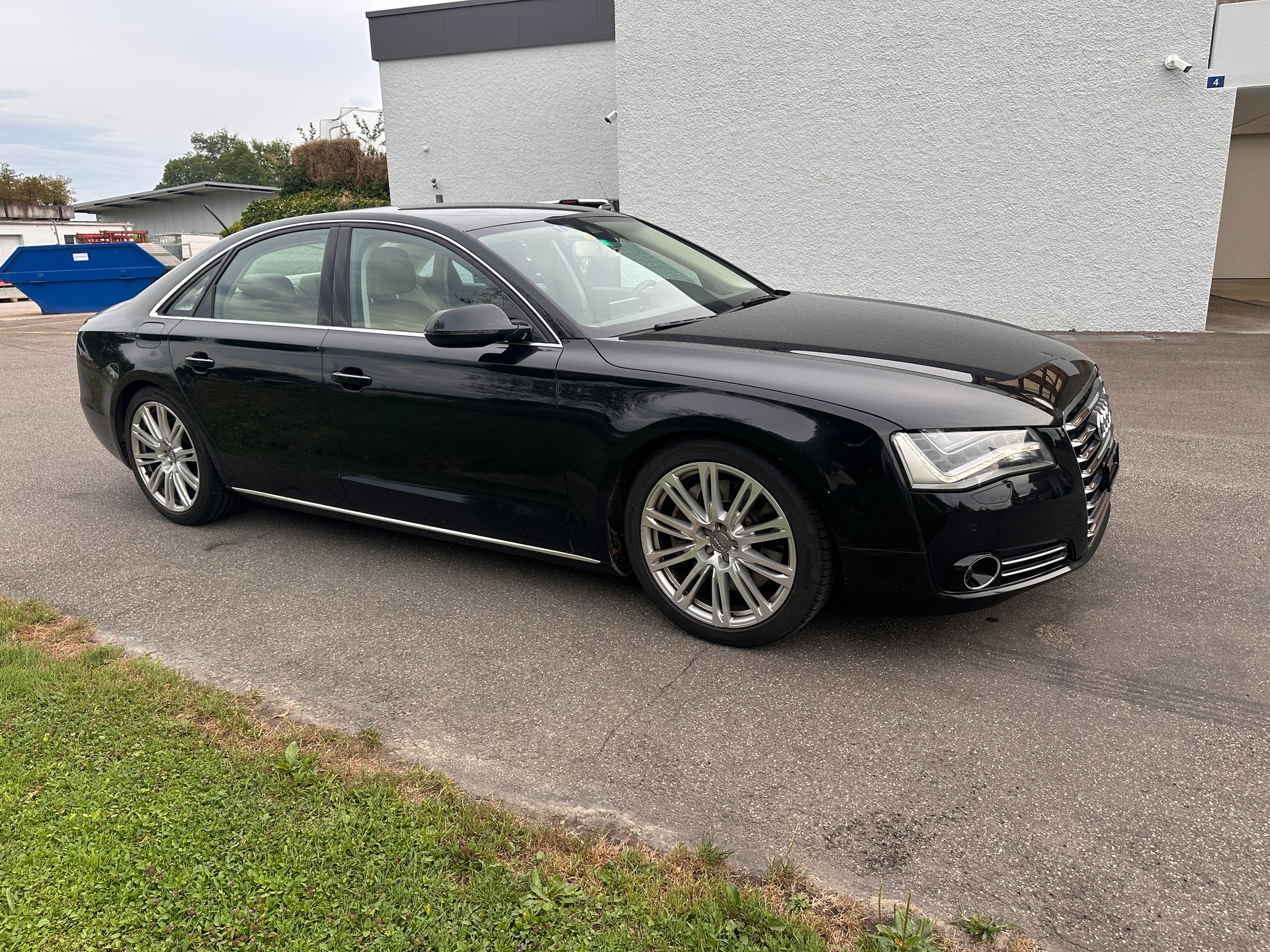 AUDI A8 4.2 FSI quattro tiptronic-showroom-element-1