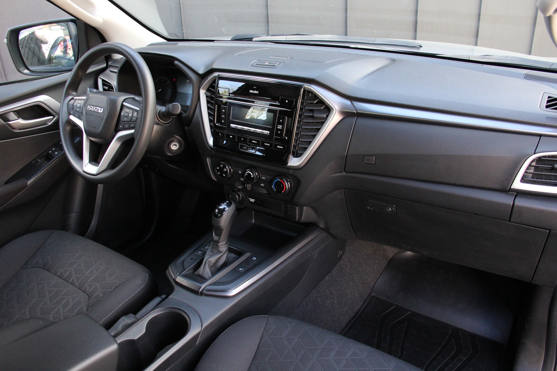 ISUZU D-MAX 1.9 SpaceCab N60B 4x4 AT **KIPPER-3-SEITEN** ANHÄNGERKUP.-3500Kg **5-JAHRE-WERKSGARANTIE** **AUTOMAT** *EDELSTAHL-BODEN*-image-6
