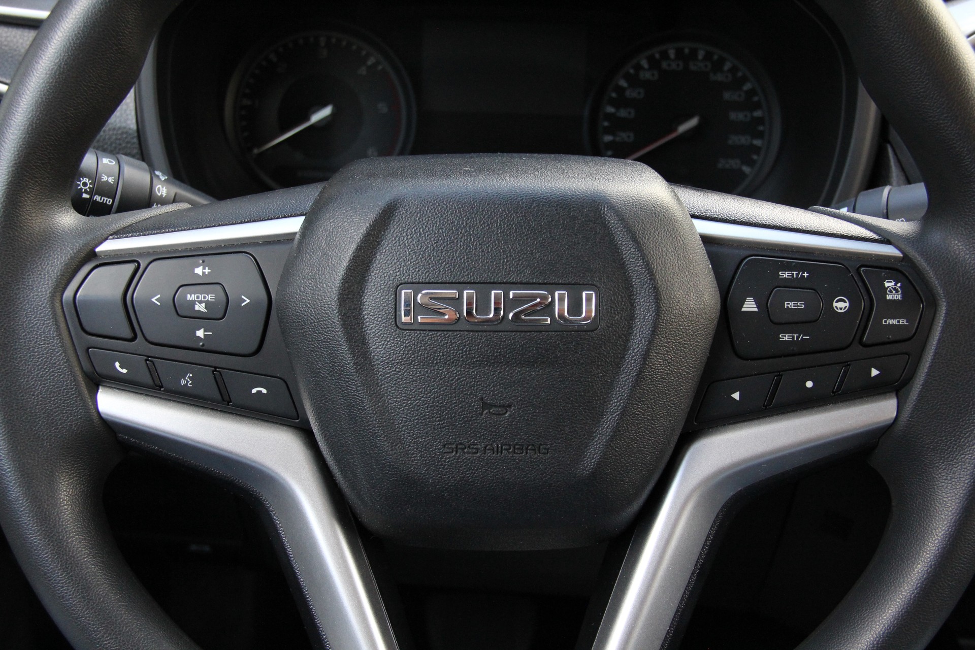 ISUZU D-MAX 1.9 SpaceCab N60B 4x4 AT **KIPPER-3-SEITEN** ANHÄNGERKUP.-3500Kg **5-JAHRE-WERKSGARANTIE** **AUTOMAT** *EDELSTAHL-BODEN*-image-9