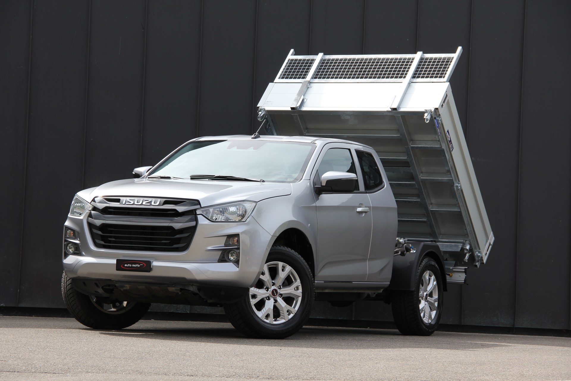 ISUZU D-MAX 1.9 SpaceCab N60B 4x4 AT **KIPPER-3-SEITEN** ANHÄNGERKUP.-3500Kg **5-JAHRE-WERKSGARANTIE** **AUTOMAT** *EDELSTAHL-BODEN*