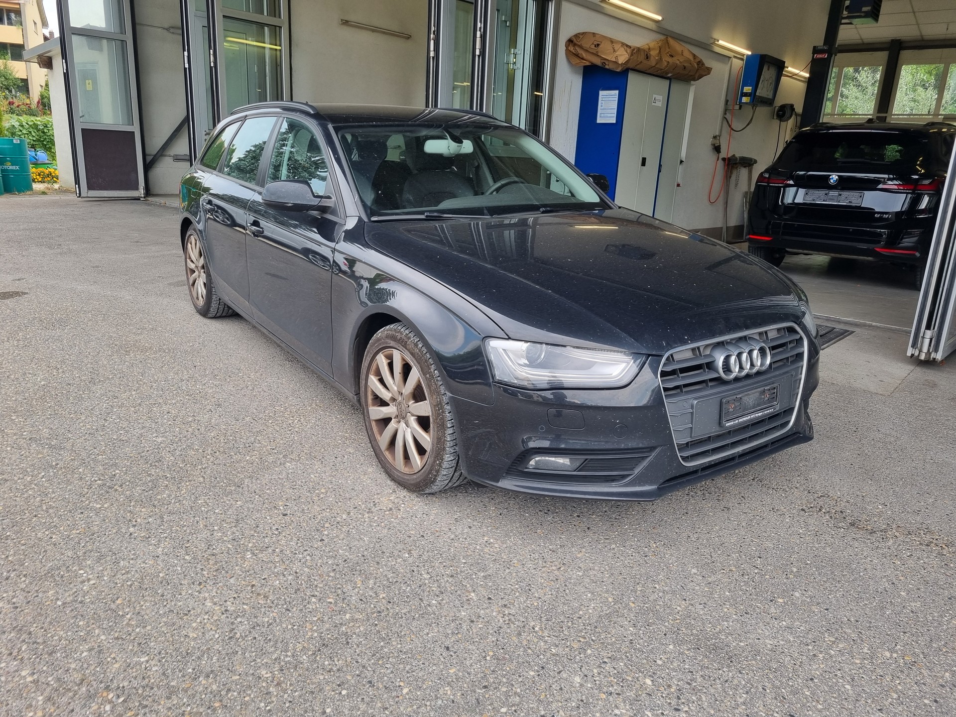 AUDI A4 Avant 1.8 TFSI-showroom-element-1