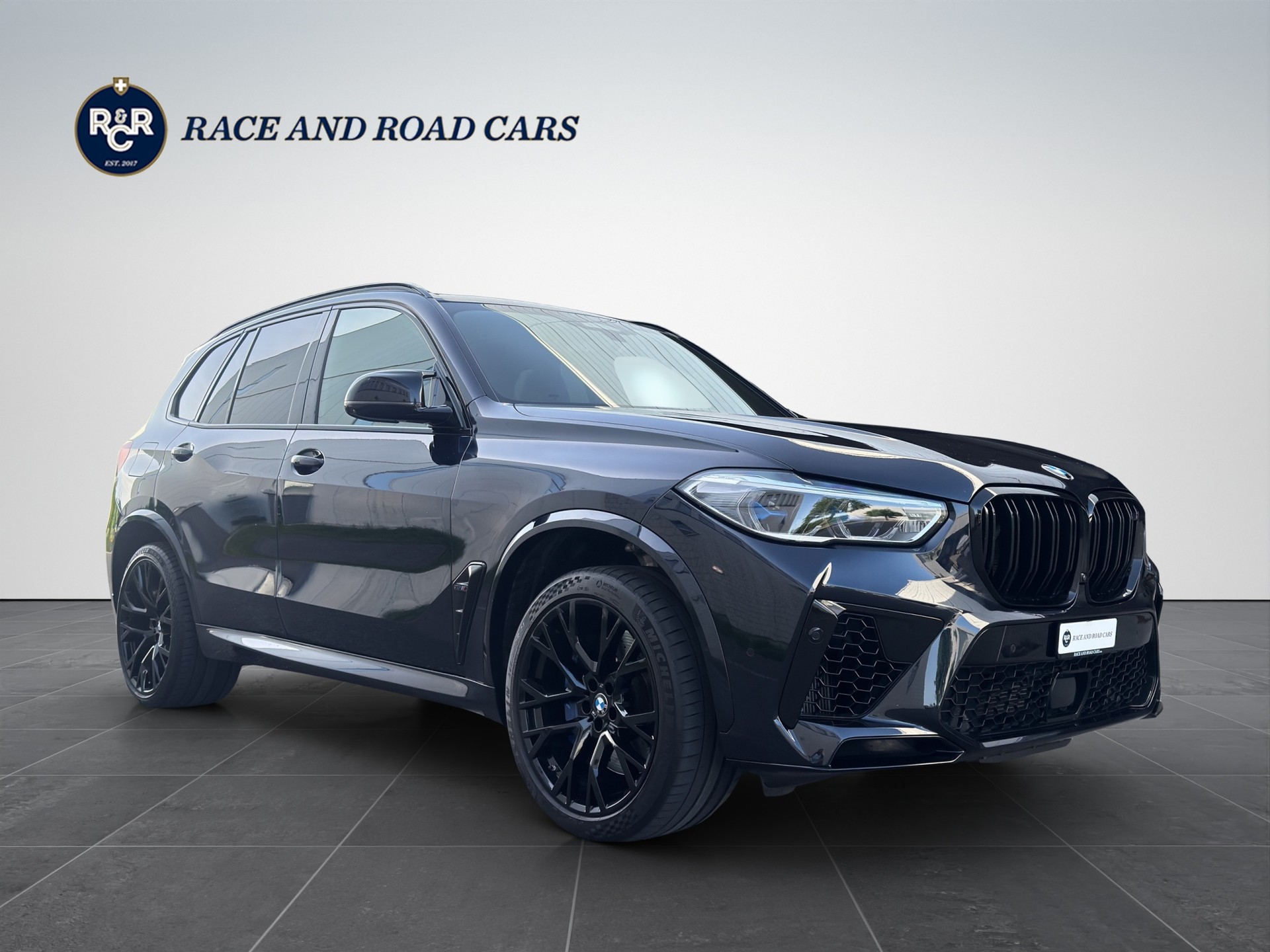 BMW X5 M Competition-showroom-element-2