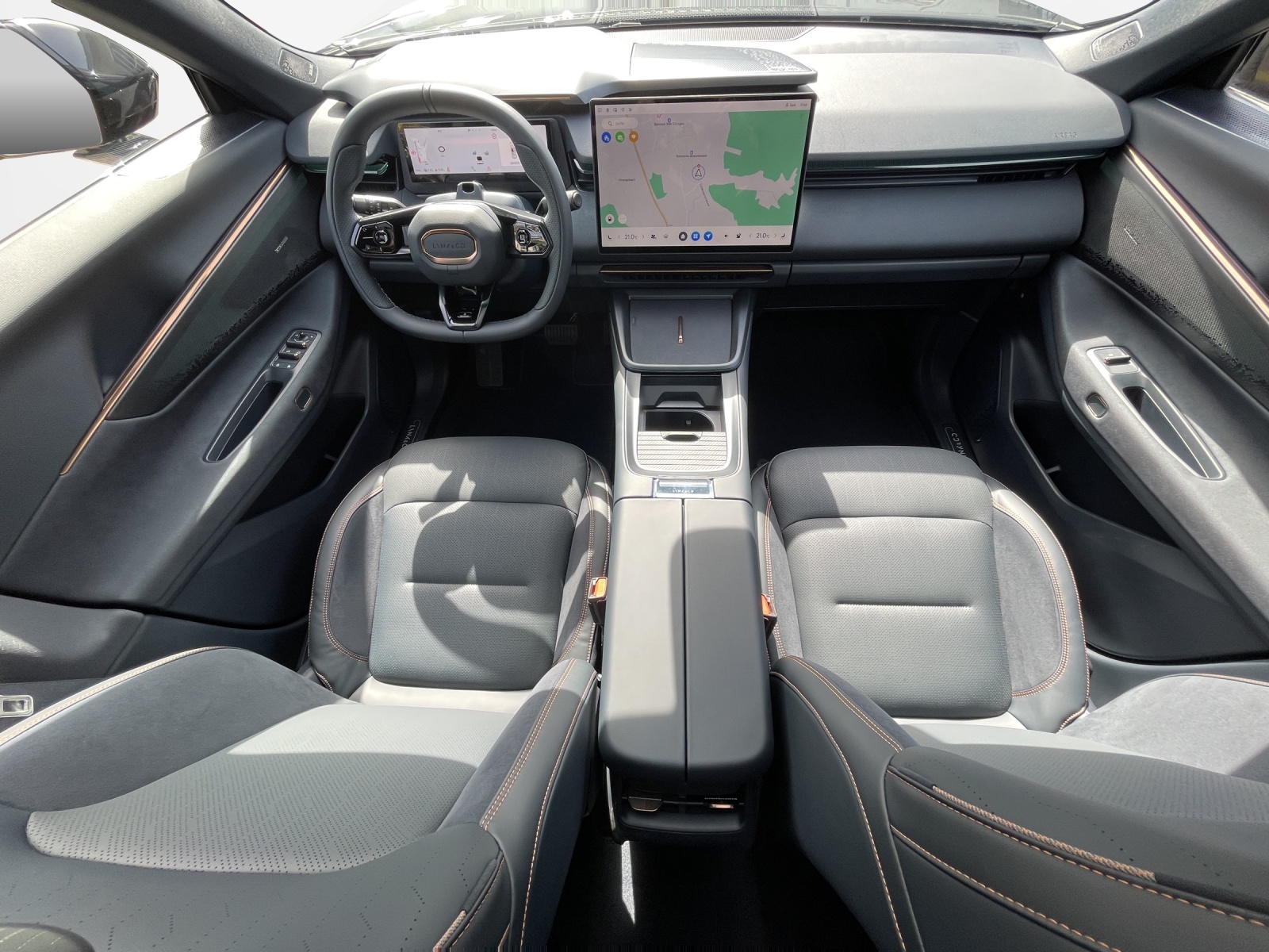 LYNK & CO 08-image-11
