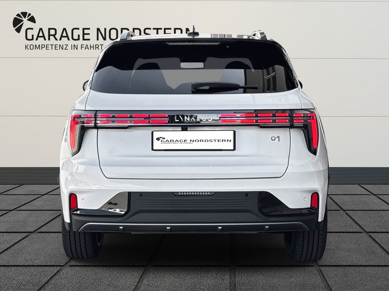LYNK & CO 01 1.5 PHEV More-showroom-element-3