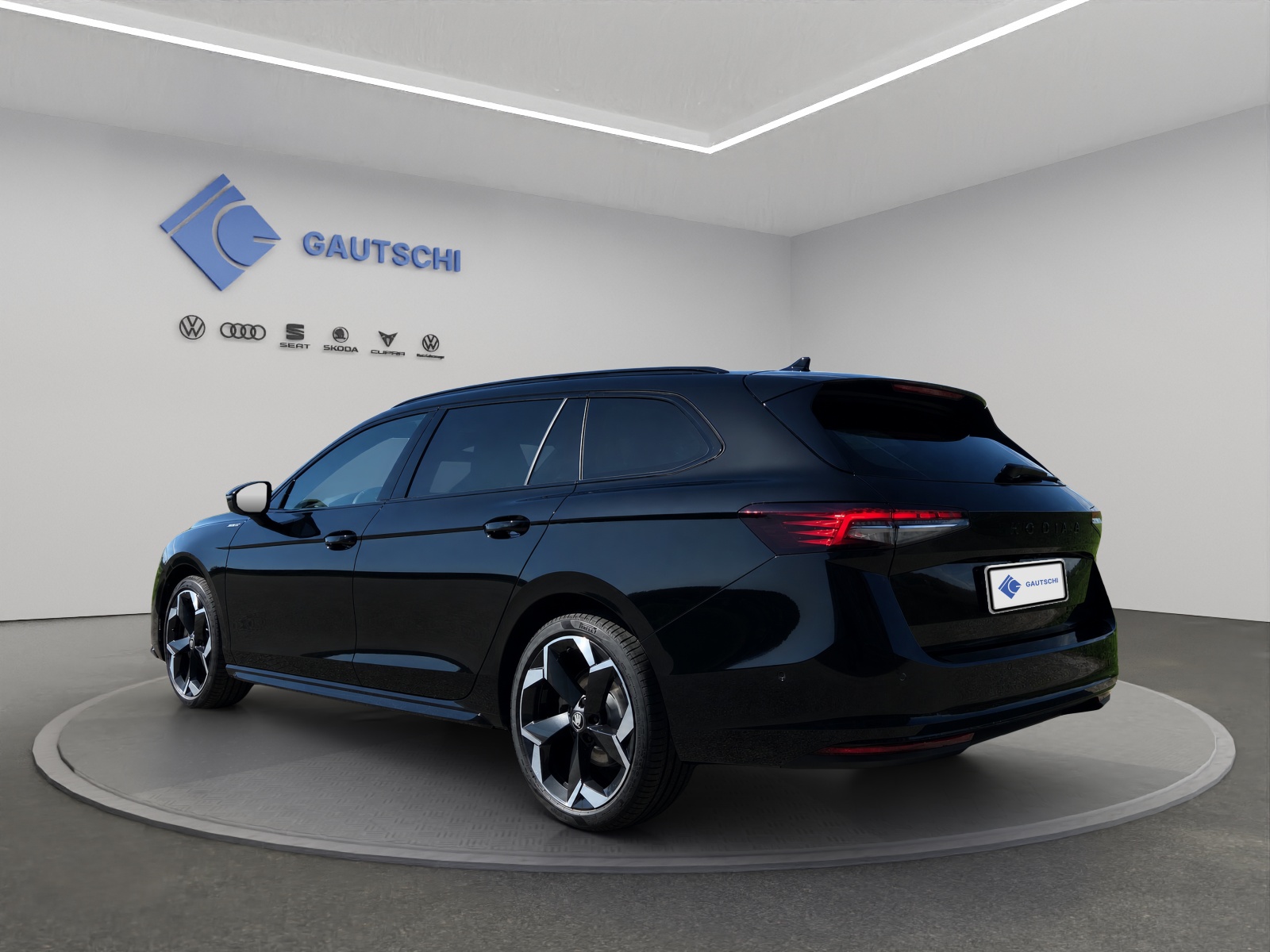 SKODA Superb Combi 2.0 TDi Sportline 4x4 DSG-image-2