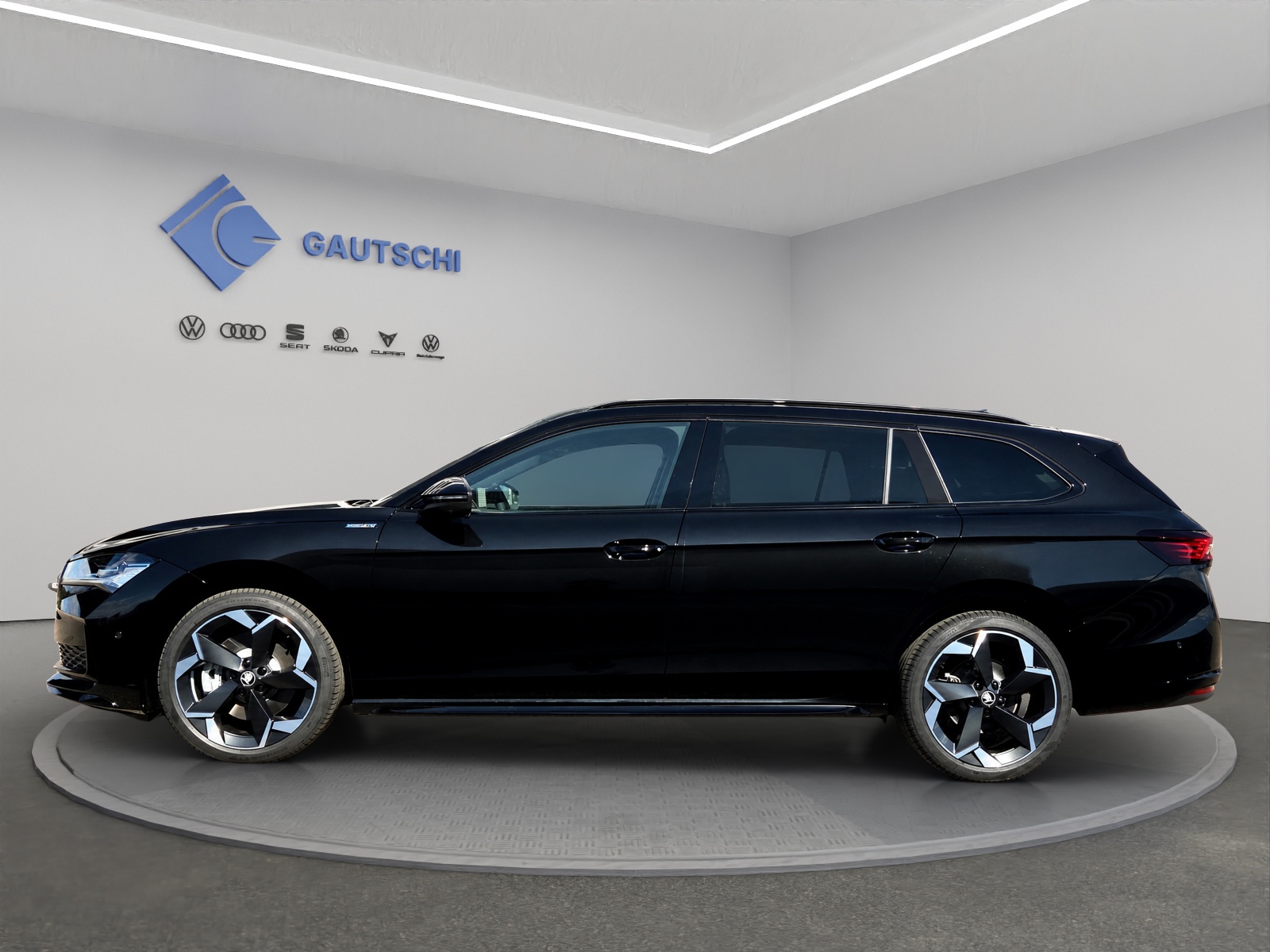 SKODA Superb Combi 2.0 TDi Sportline 4x4 DSG-image-1
