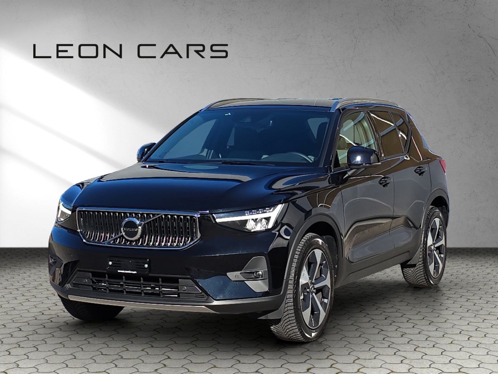 VOLVO XC40 T2 Core XCITE Geartronic mit AHK