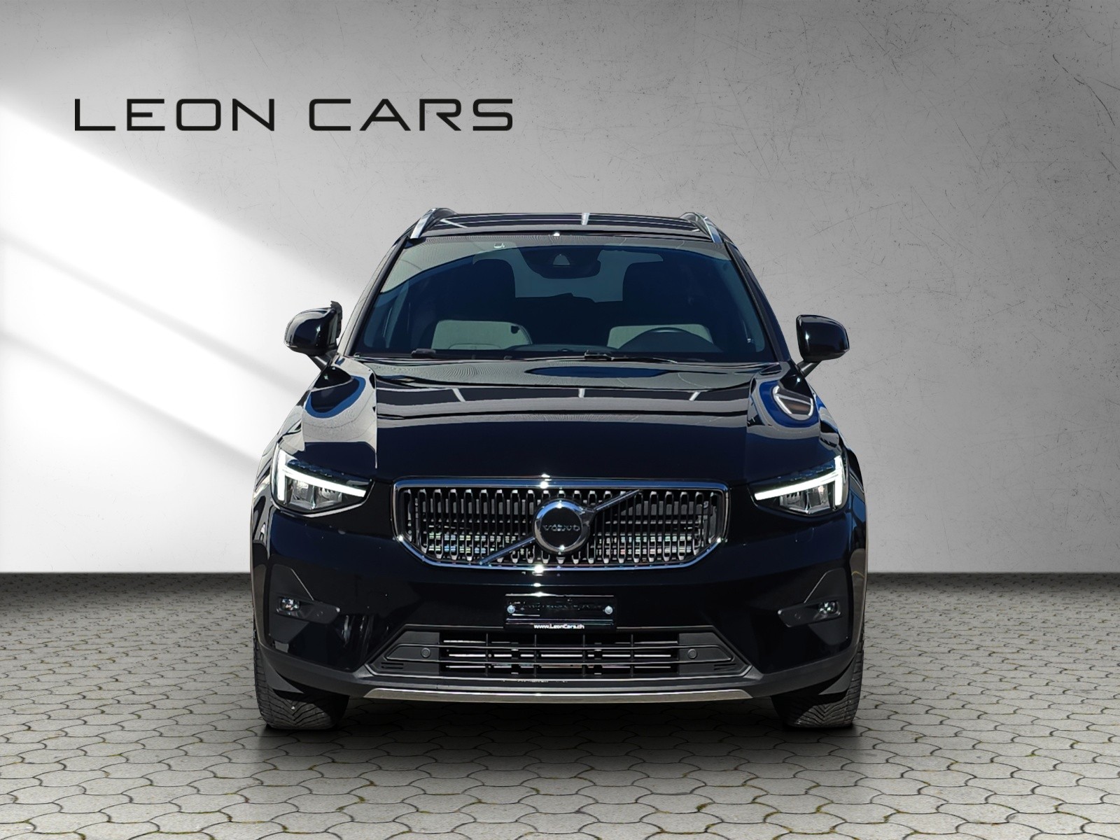 VOLVO XC40 T2 Core XCITE Geartronic mit AHK-showroom-element-1