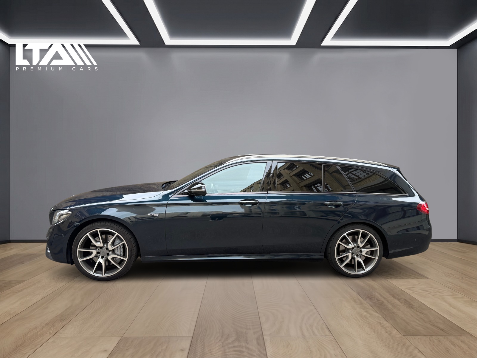 MERCEDES-BENZ E 43 AMG 4 Matic 9G-Tronic-showroom-element-1