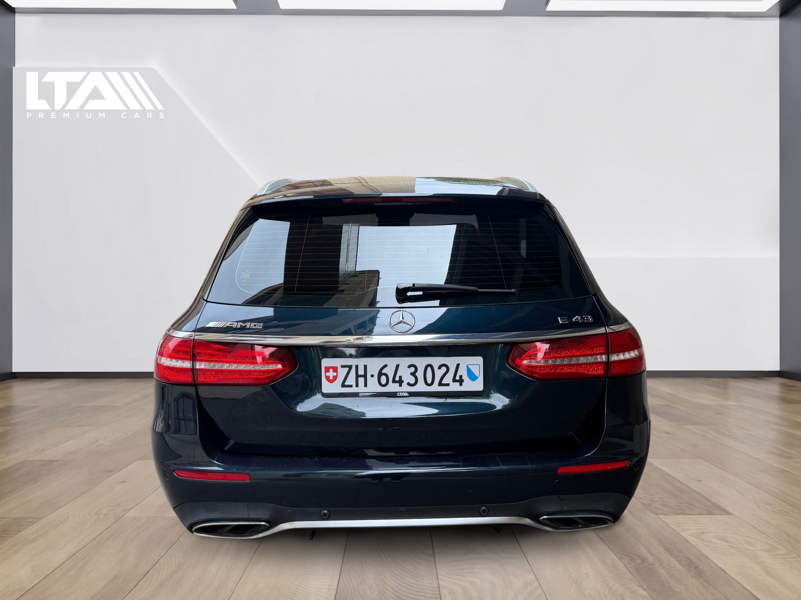 MERCEDES-BENZ E 43 AMG 4 Matic 9G-Tronic-showroom-element-3