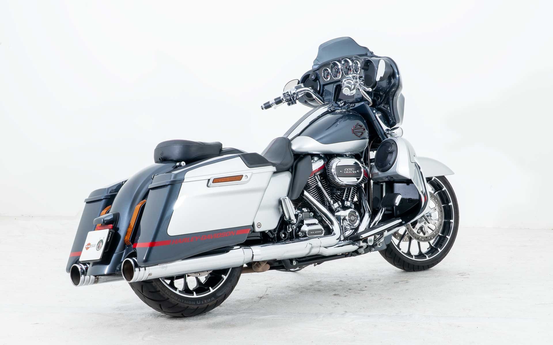 HARLEY-DAVIDSON FLHXSE Street Glide ABS CVO 117-image-2