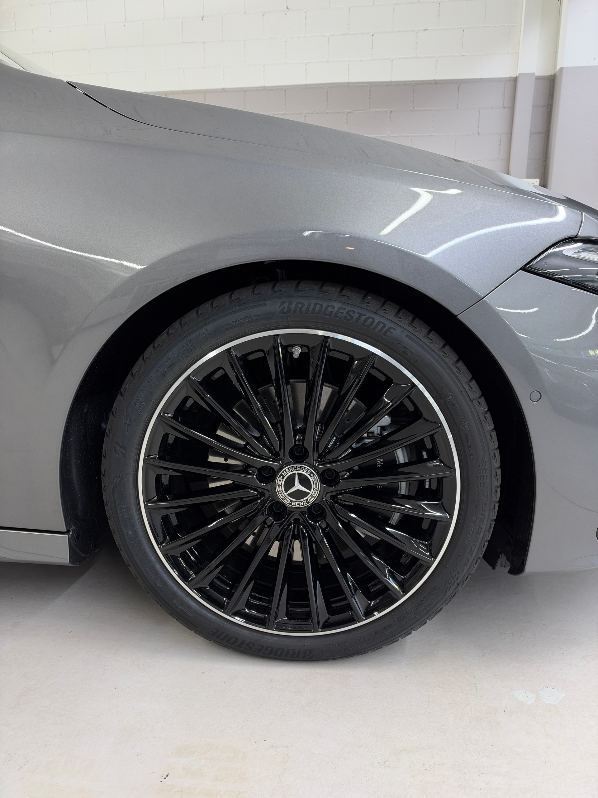 MERCEDES-BENZ A 220 4Matic-showroom-element-3