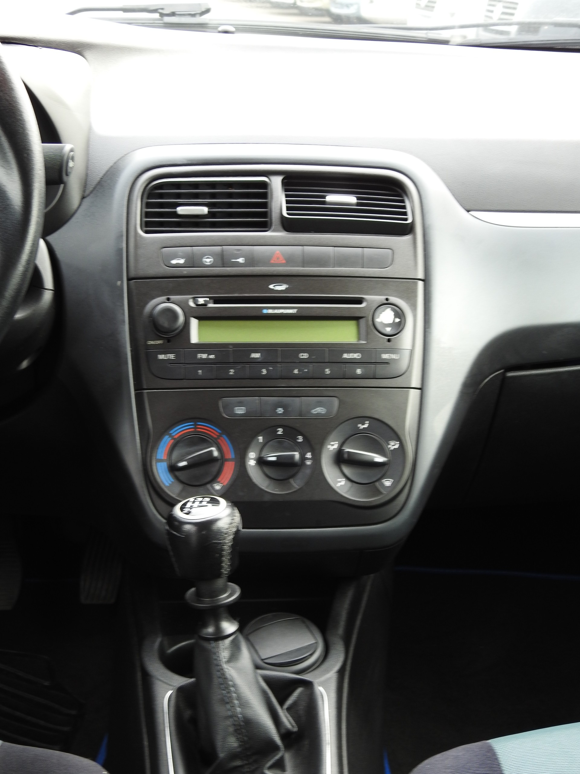 FIAT Punto 1.4 Emotion-image-16