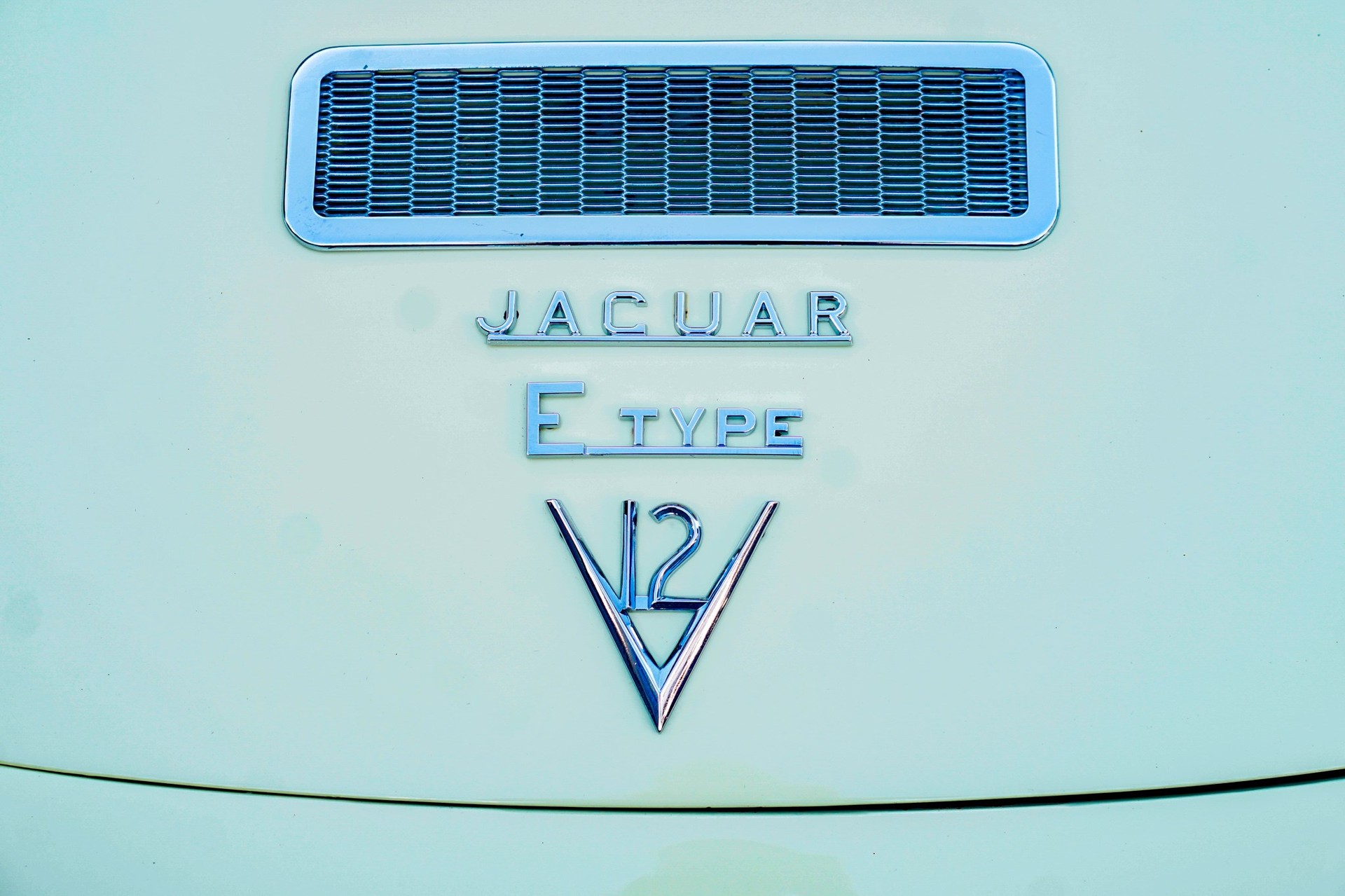 JAGUAR E-Type V12 2+2 III-image-8