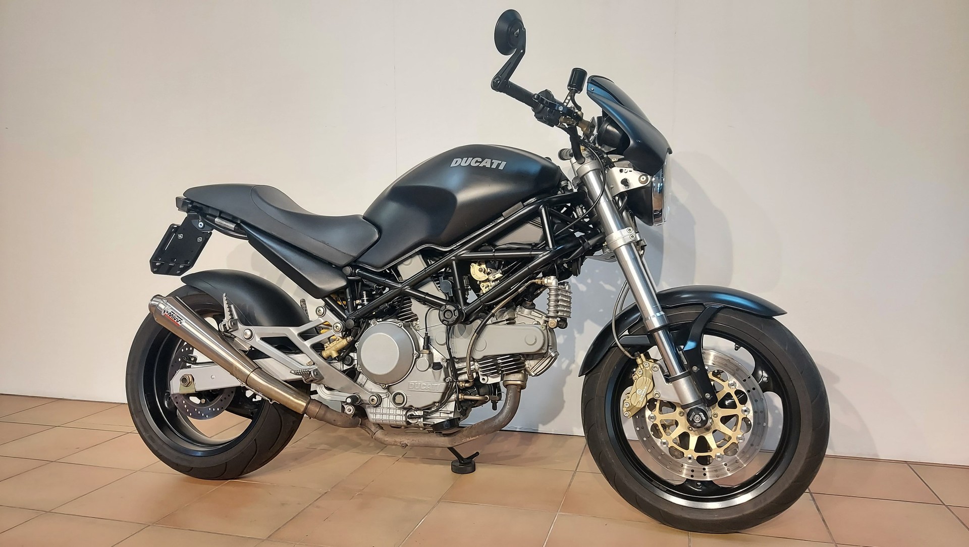 DUCATI Monster 900 i.e Special-image-2