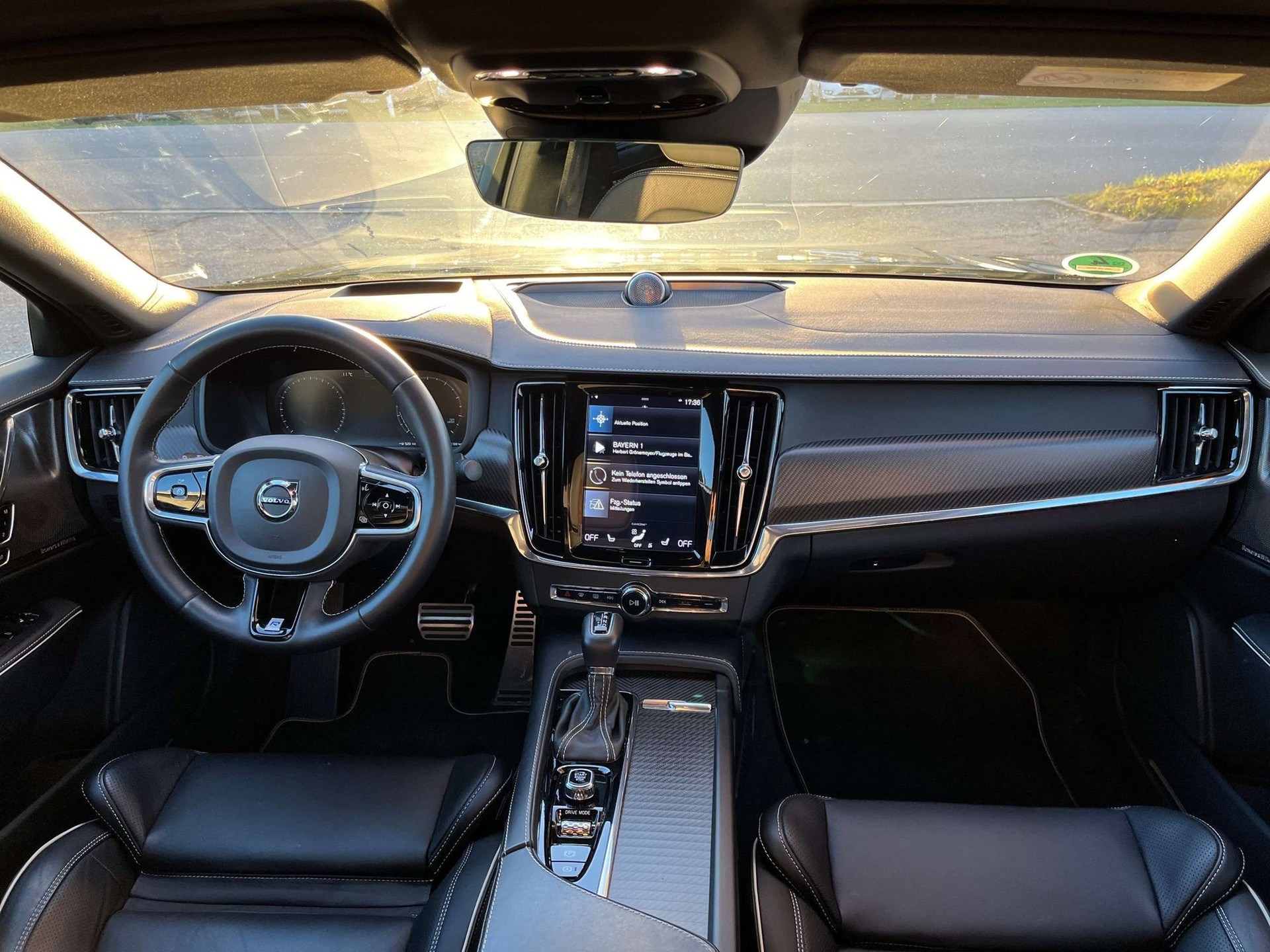 VOLVO S90 T6 AWD R-Design Geartronic-image-10