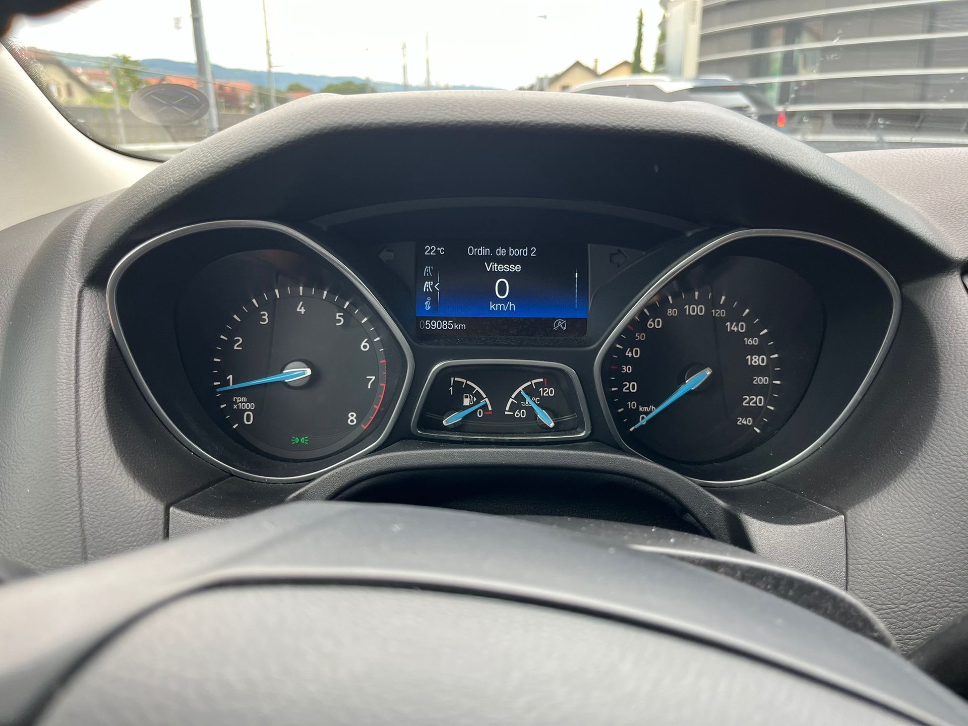 FORD Focus 1.0 SCTi Titanium-image-8