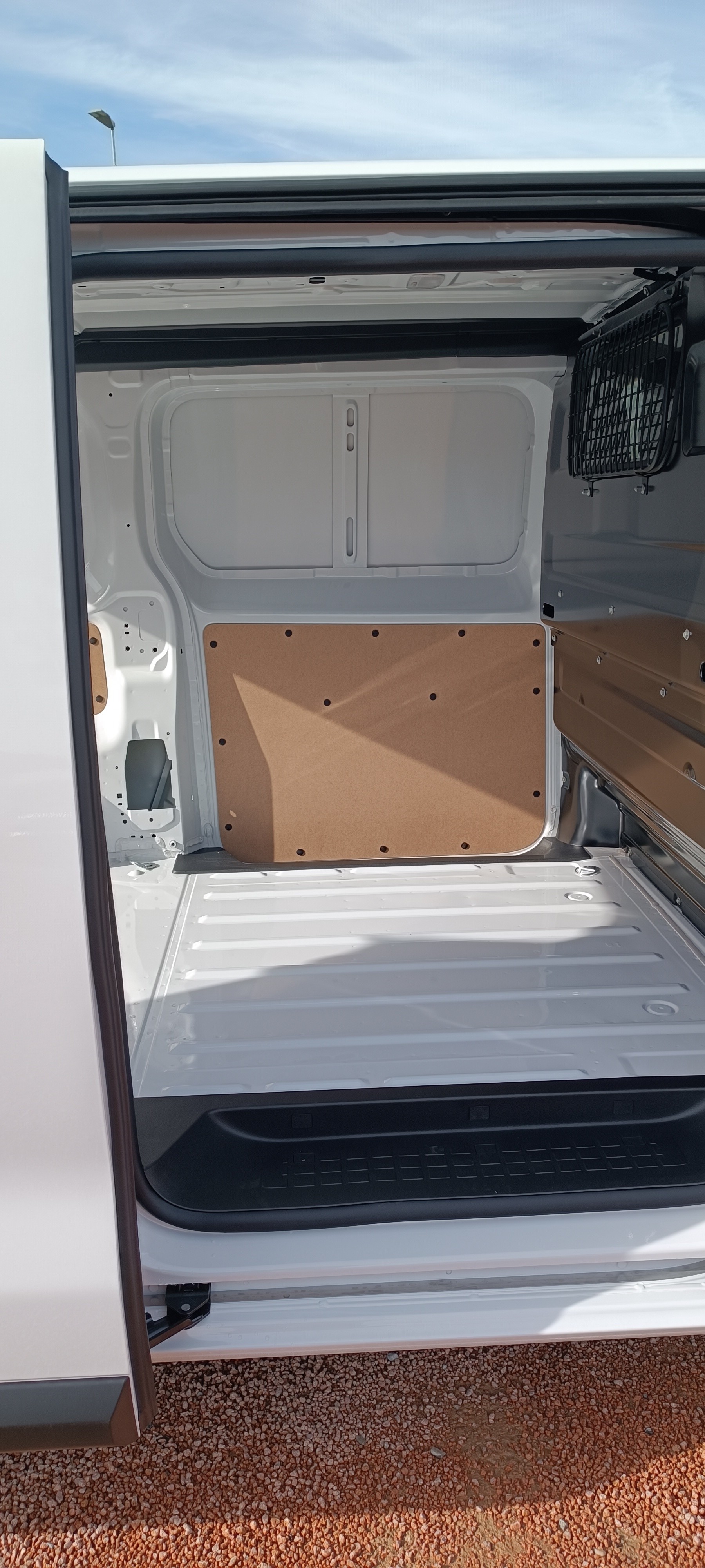 PEUGEOT Expert 1.5 BlueHDi 120 S&S Standard-image-12