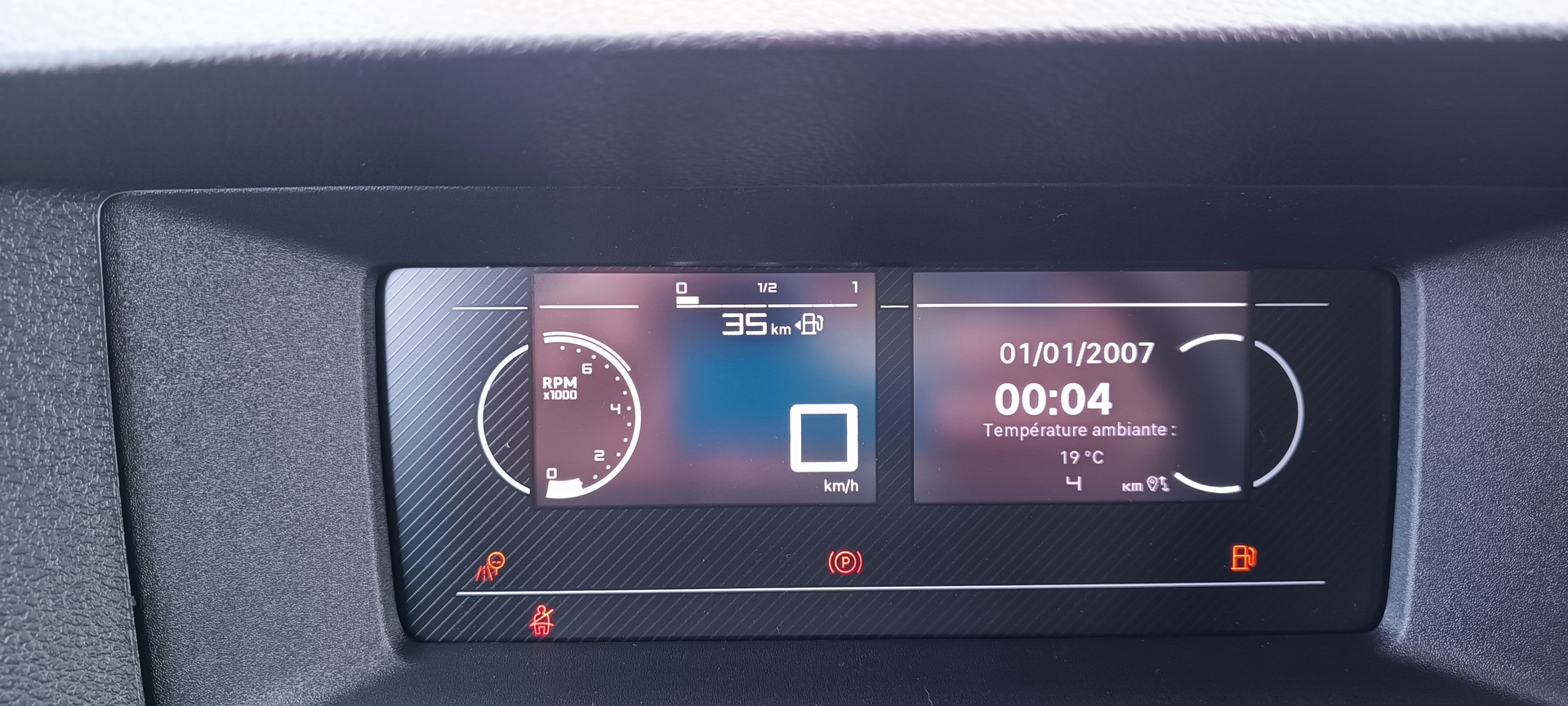 PEUGEOT Expert 1.5 BlueHDi 120 S&S Standard-image-13