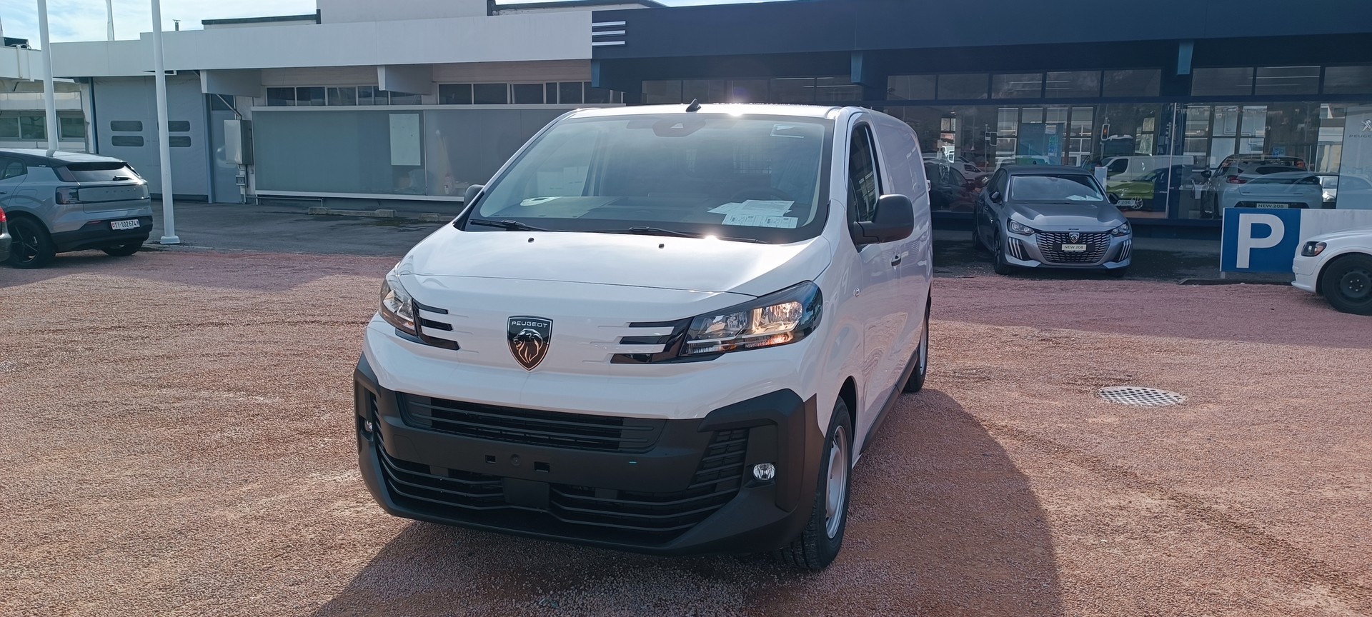 PEUGEOT Expert 1.5 BlueHDi 120 S&S Standard-image-9