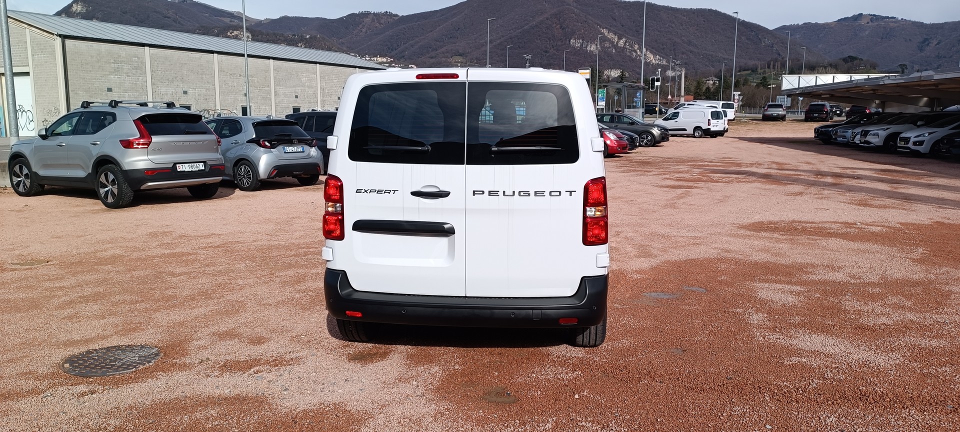 PEUGEOT Expert 1.5 BlueHDi 120 S&S Standard-image-5