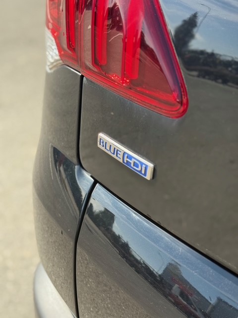 PEUGEOT 3008 1.6 Blue HDI Active Tiptronic-image-4